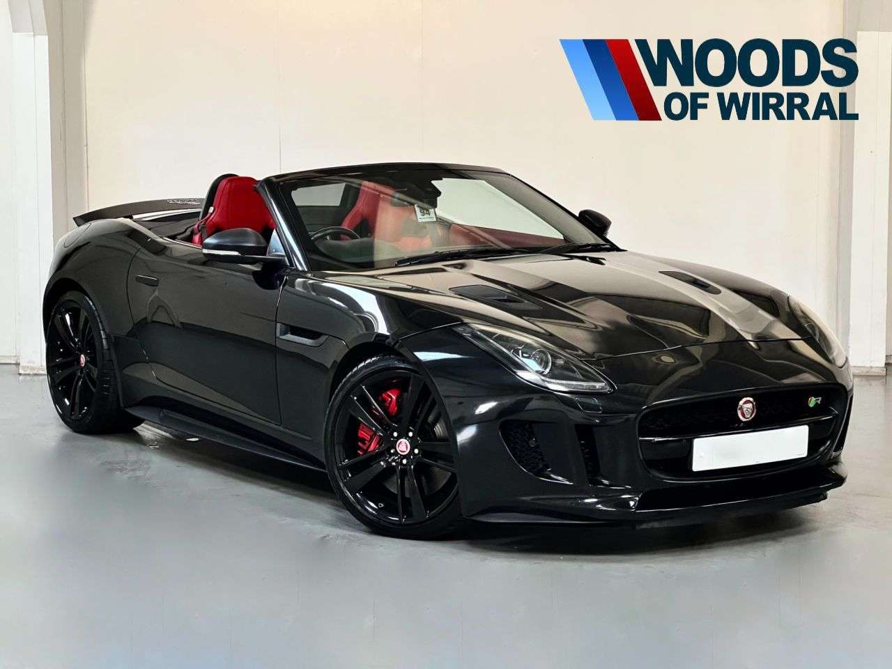A 2015 JAGUAR F-TYPE 5.0 V8 R Convertible 2dr Petrol Auto AWD Euro 6 (s/s) (550 ps) A 2015 JAGUAR F-TYPE 5.0 V8 R Convertible 2dr Petrol Auto AWD Euro 6 (s/s) (550 ps)