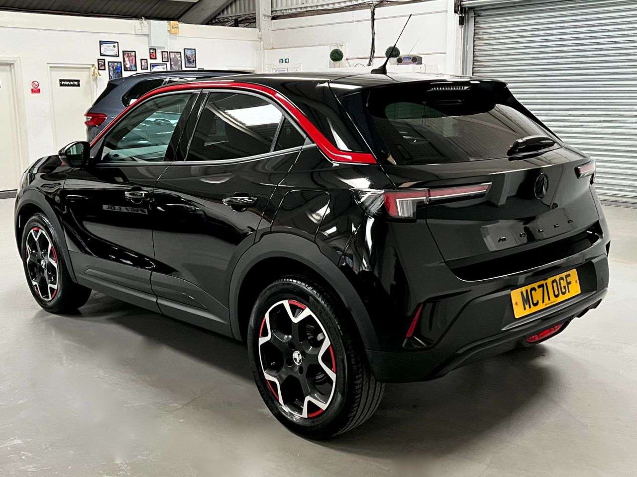 A 2021 VAUXHALL MOKKA 1.2 Turbo SRi SUV 5dr Petrol Manual Euro 6 (s/s) (100 ps) A 2021 VAUXHALL MOKKA 1.2 Turbo SRi SUV 5dr Petrol Manual Euro 6 (s/s) (100 ps)