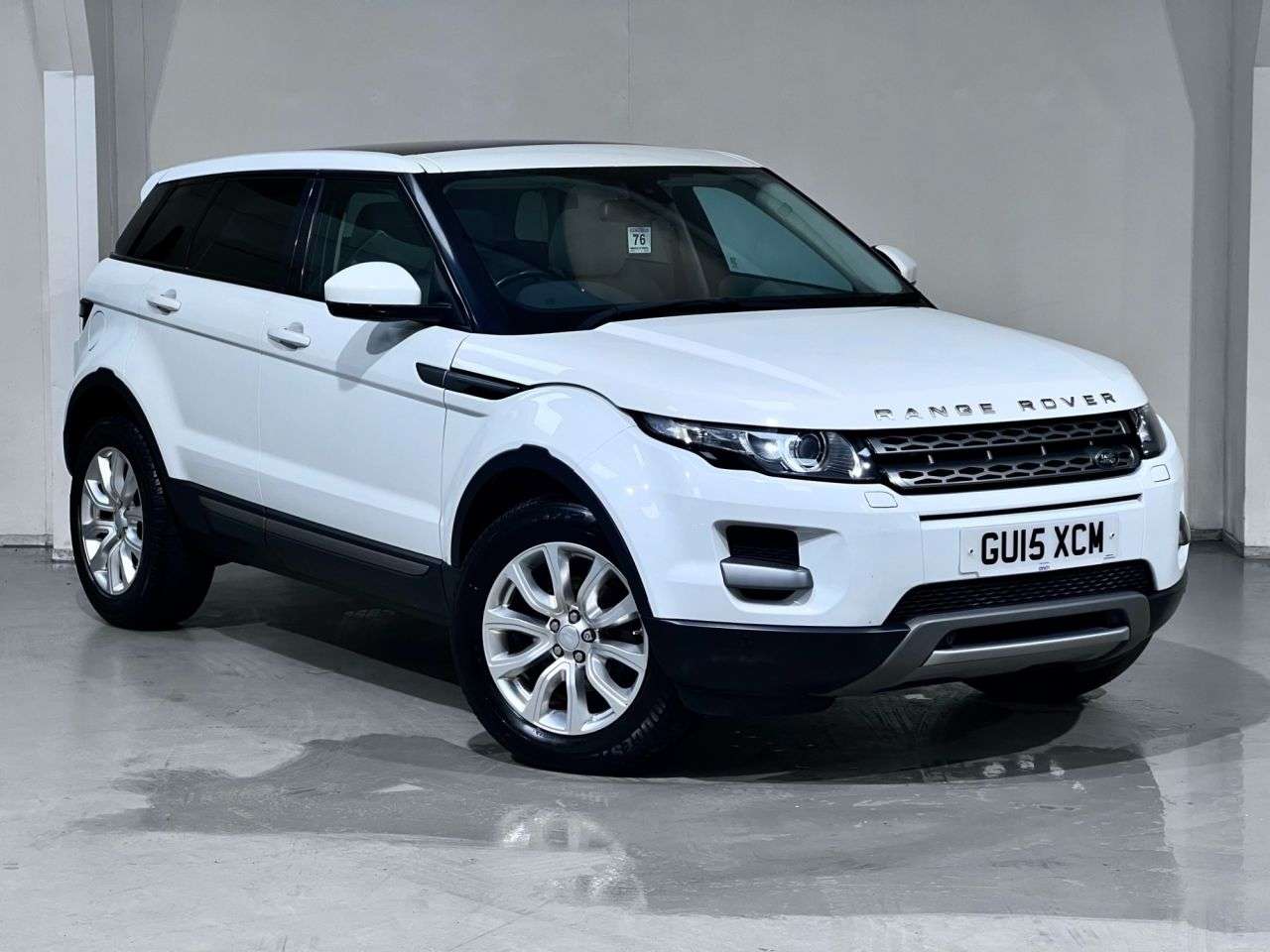 A 2015 LAND ROVER RANGE ROVER EVOQUE 2.2 SD4 Pure Tech SUV 5dr Diesel Auto 4WD Euro 5 (s/s) (190 ps) A 2015 LAND ROVER RANGE ROVER EVOQUE 2.2 SD4 Pure Tech SUV 5dr Diesel Auto 4WD Euro 5 (s/s) (190 ps)