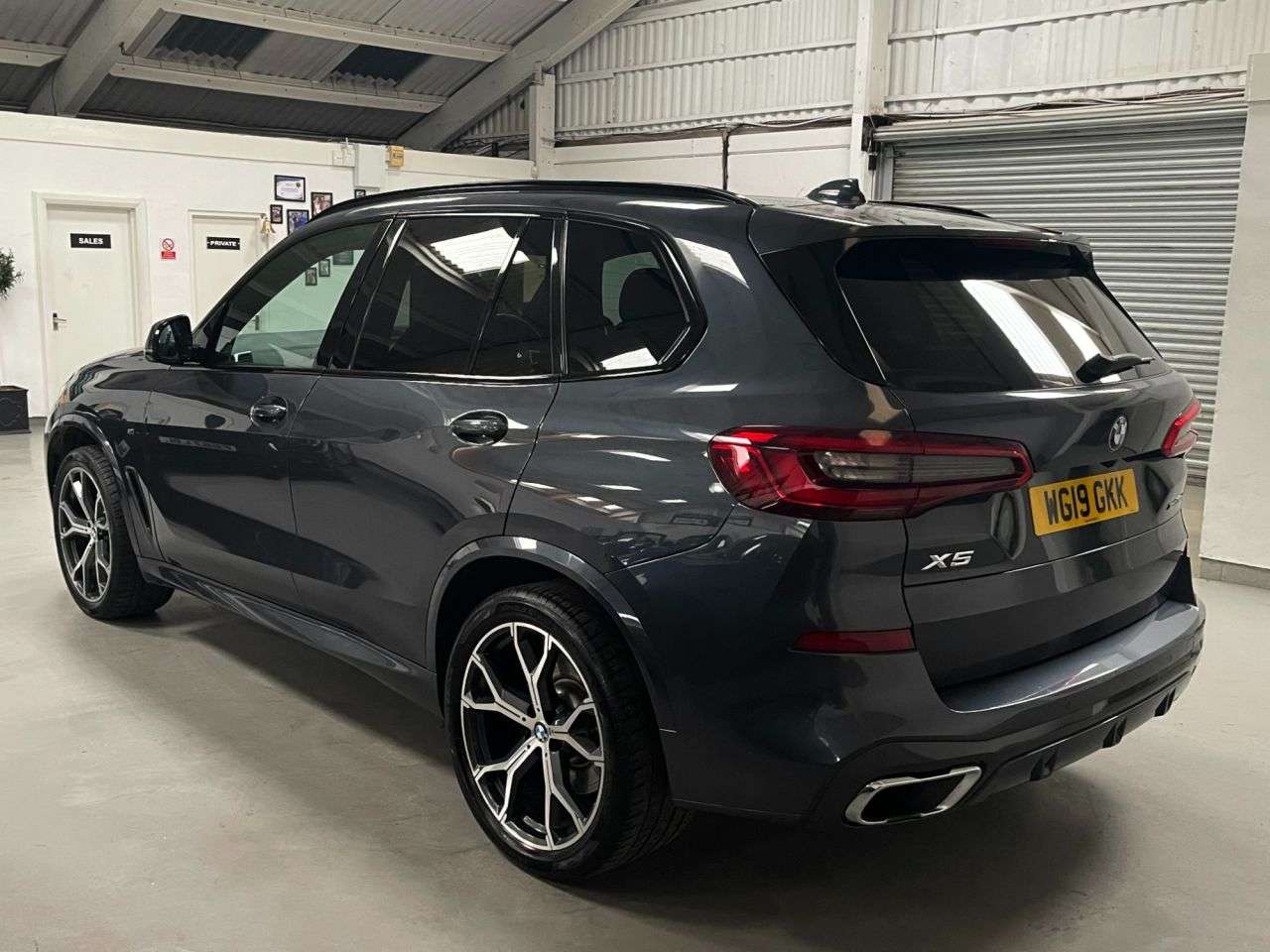 A 2019 BMW X5 3.0 30d M Sport SUV 5dr Diesel Auto xDrive Euro 6 (s/s) (265 ps) A 2019 BMW X5 3.0 30d M Sport SUV 5dr Diesel Auto xDrive Euro 6 (s/s) (265 ps)