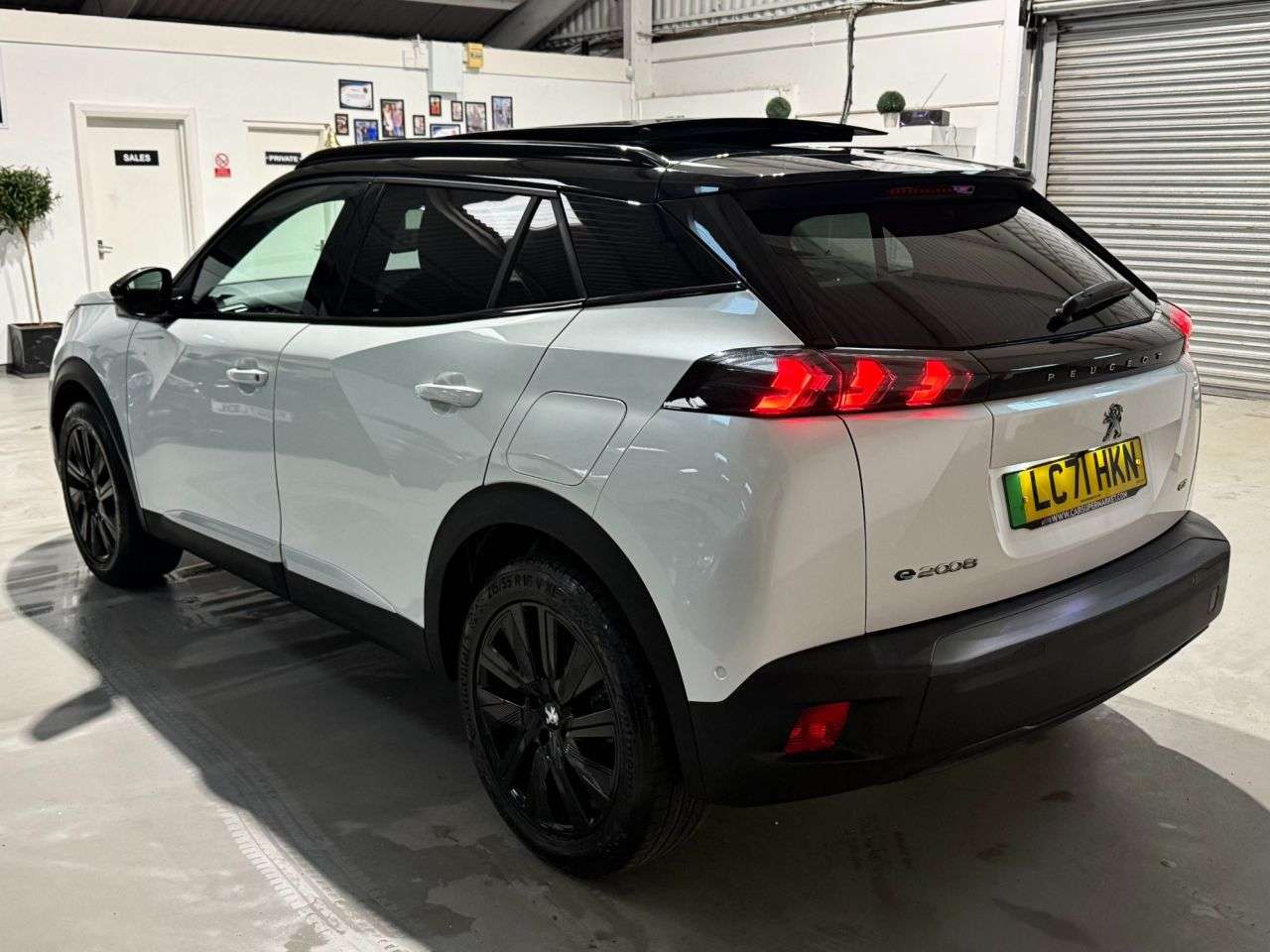 2021 PEUGEOT E-2008 2021 PEUGEOT E-2008