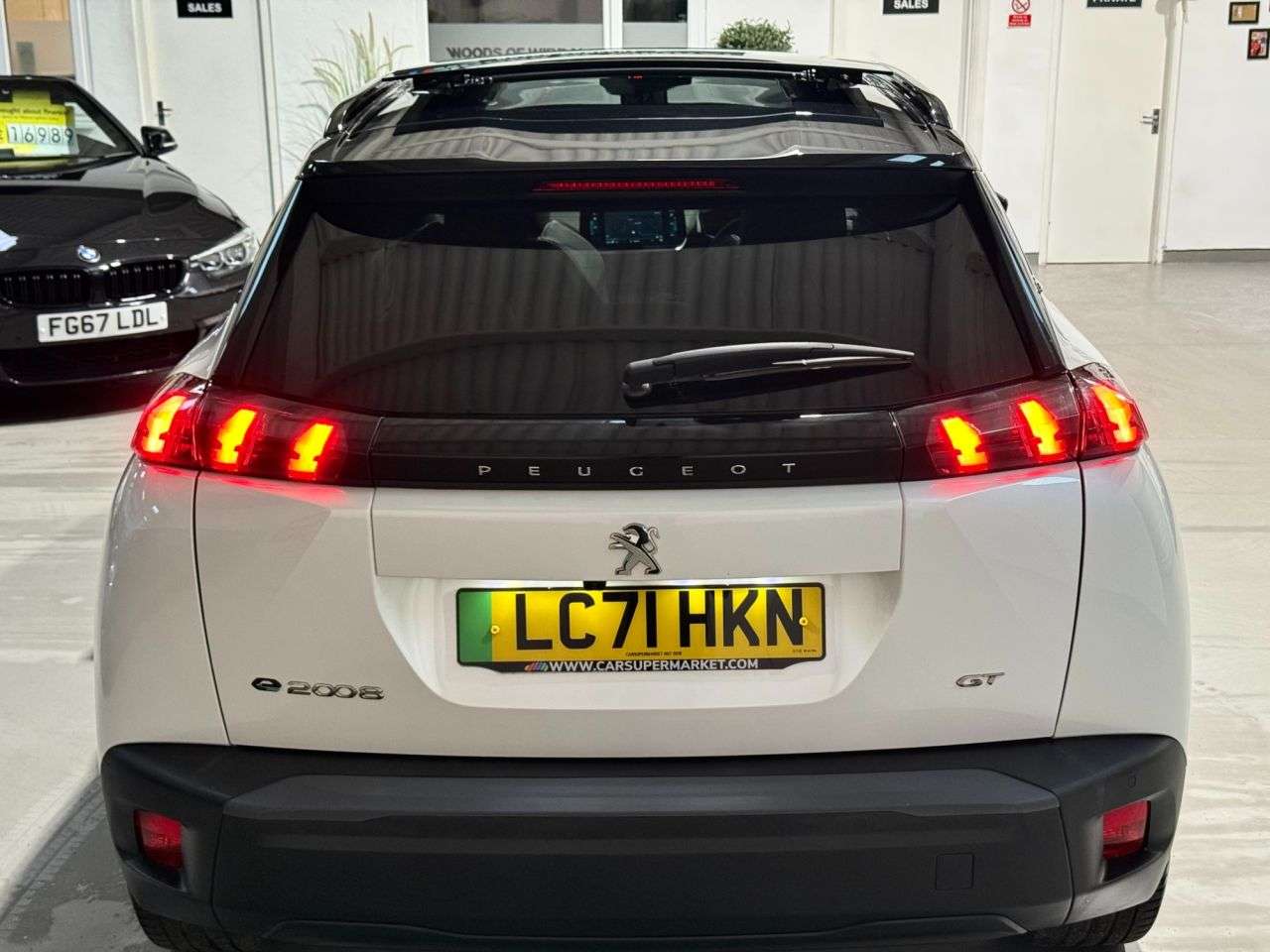 2021 PEUGEOT E-2008 2021 PEUGEOT E-2008