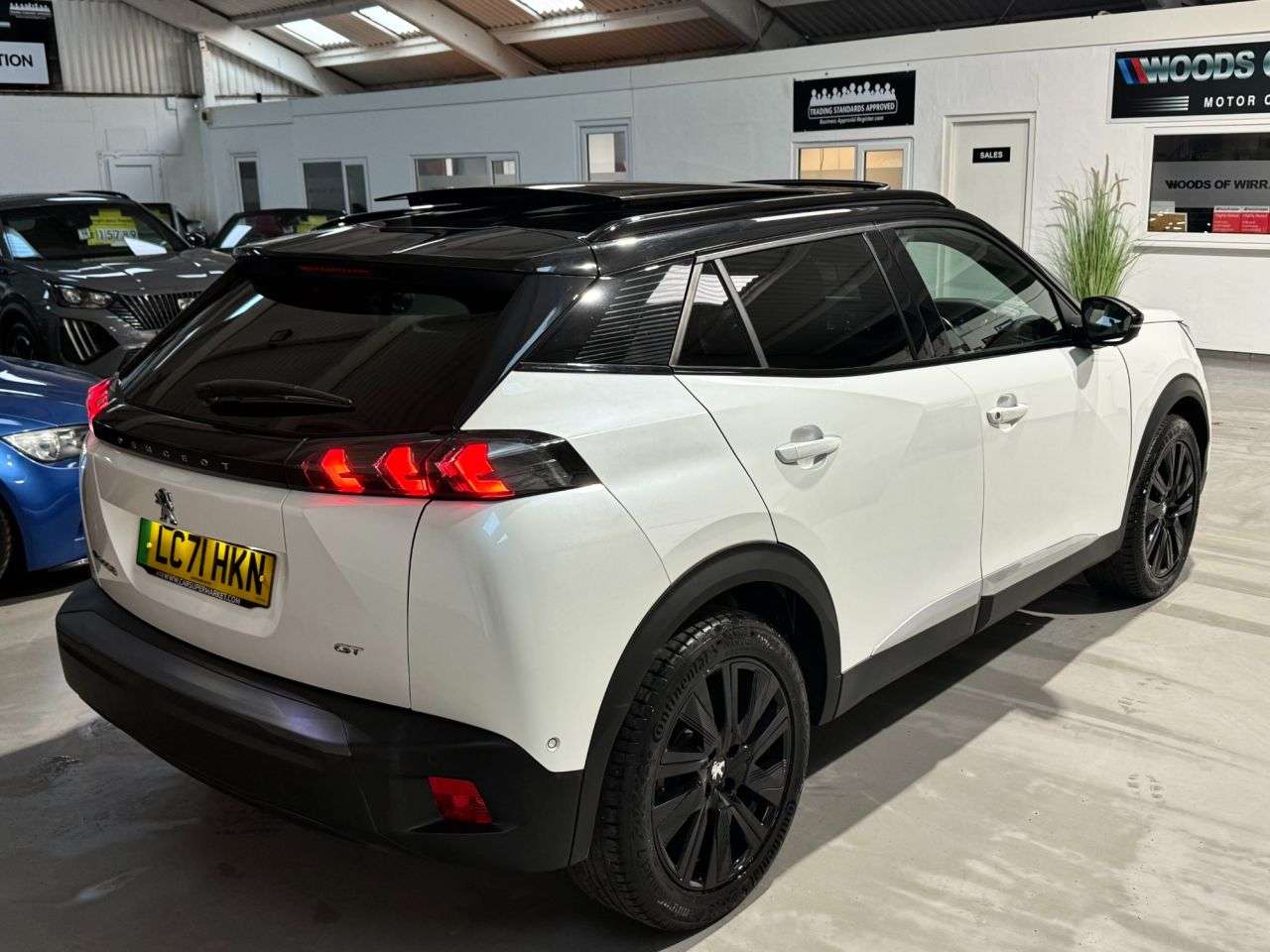 2021 PEUGEOT E-2008 2021 PEUGEOT E-2008