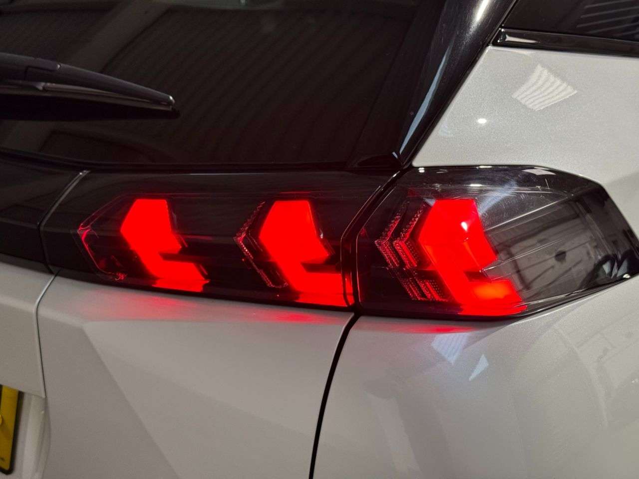 2021 PEUGEOT E-2008 2021 PEUGEOT E-2008