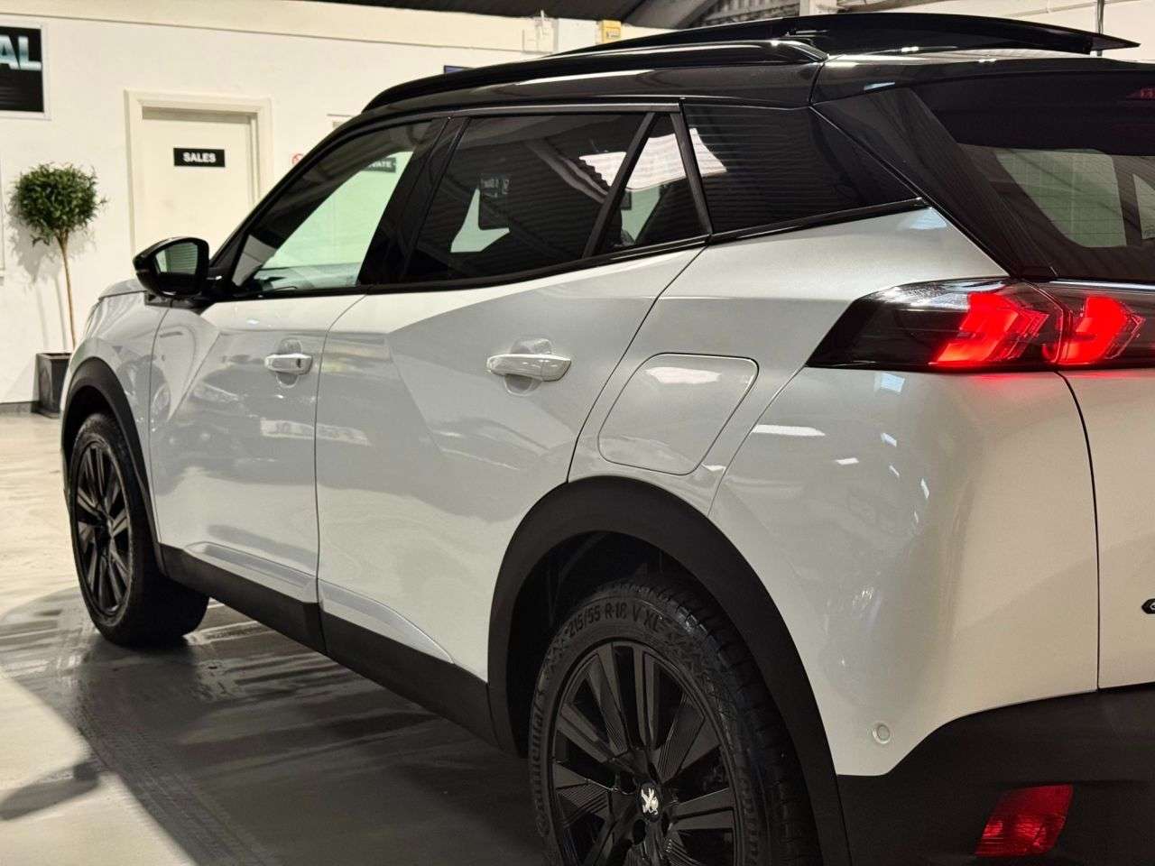 2021 PEUGEOT E-2008 2021 PEUGEOT E-2008