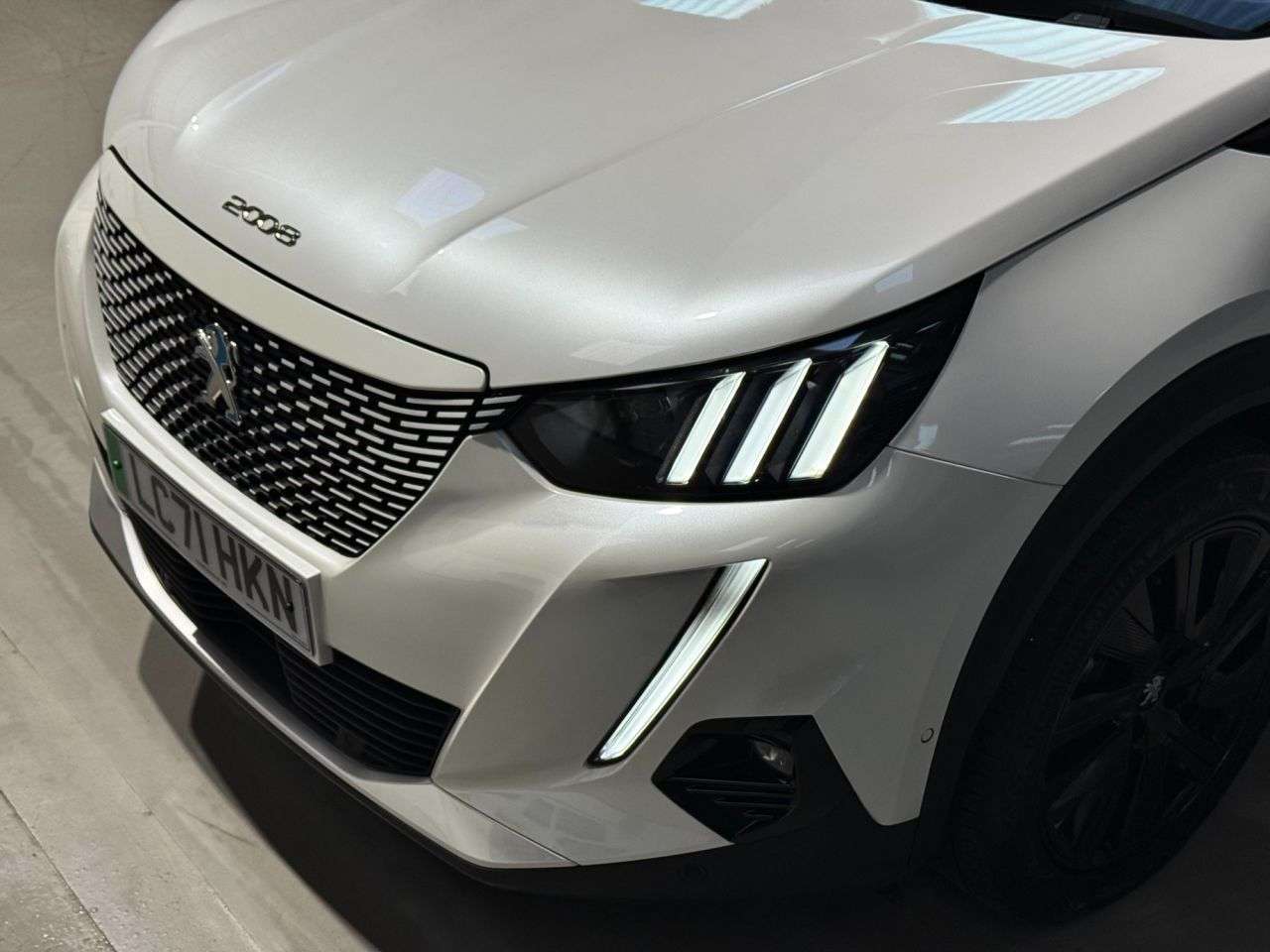 2021 PEUGEOT E-2008 2021 PEUGEOT E-2008