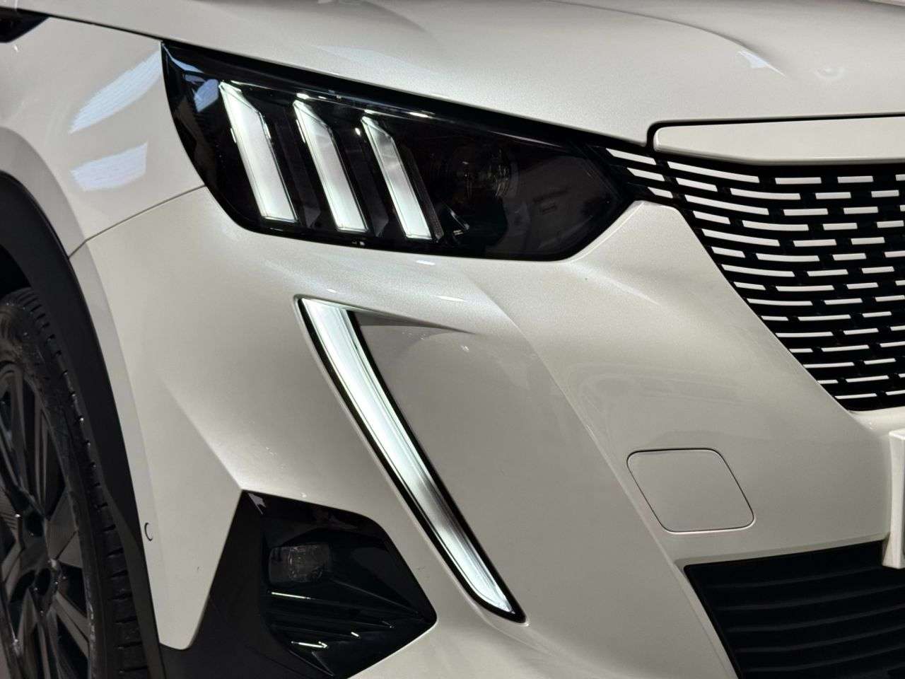 2021 PEUGEOT E-2008 2021 PEUGEOT E-2008