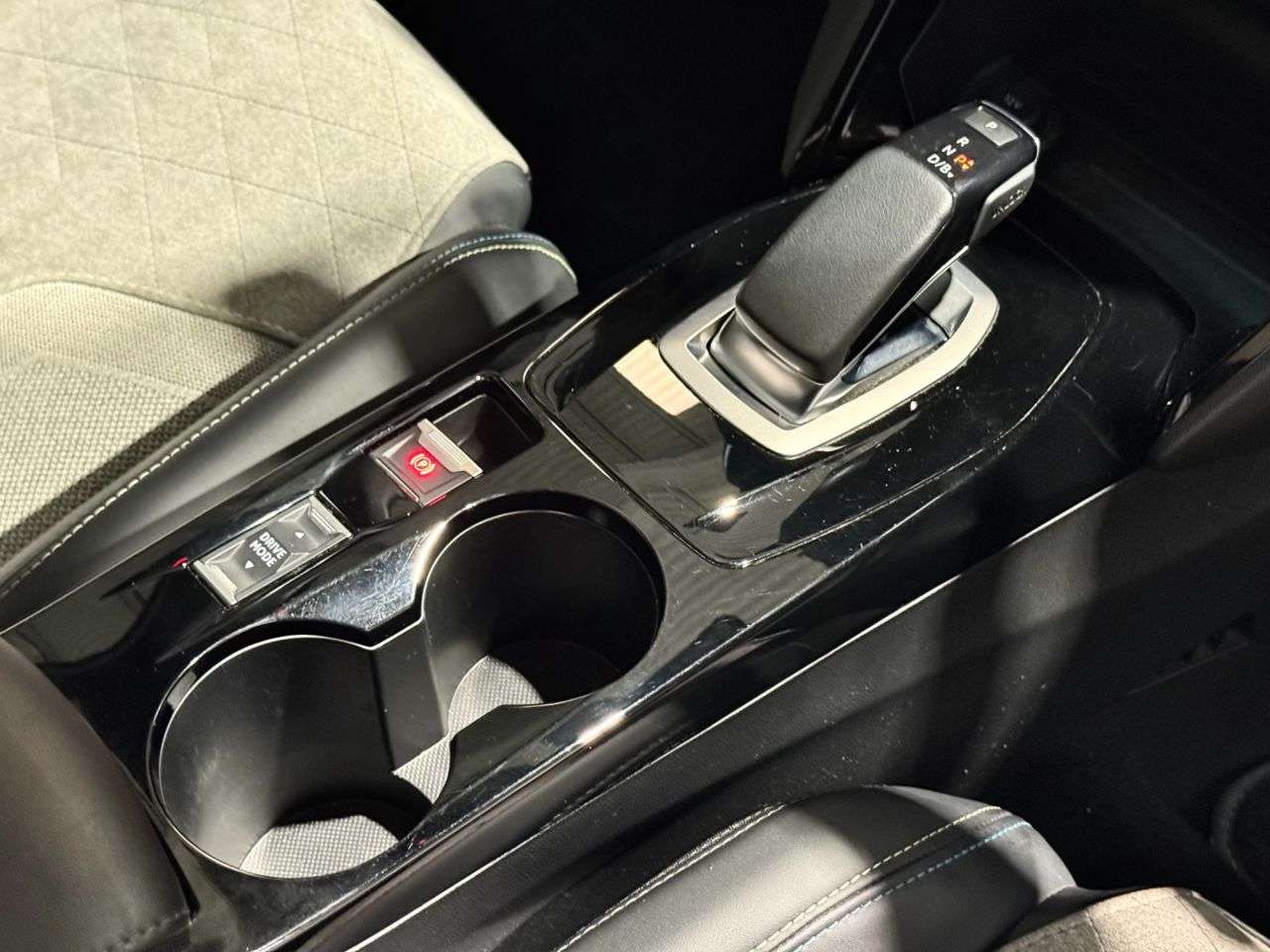 2021 PEUGEOT E-2008 2021 PEUGEOT E-2008