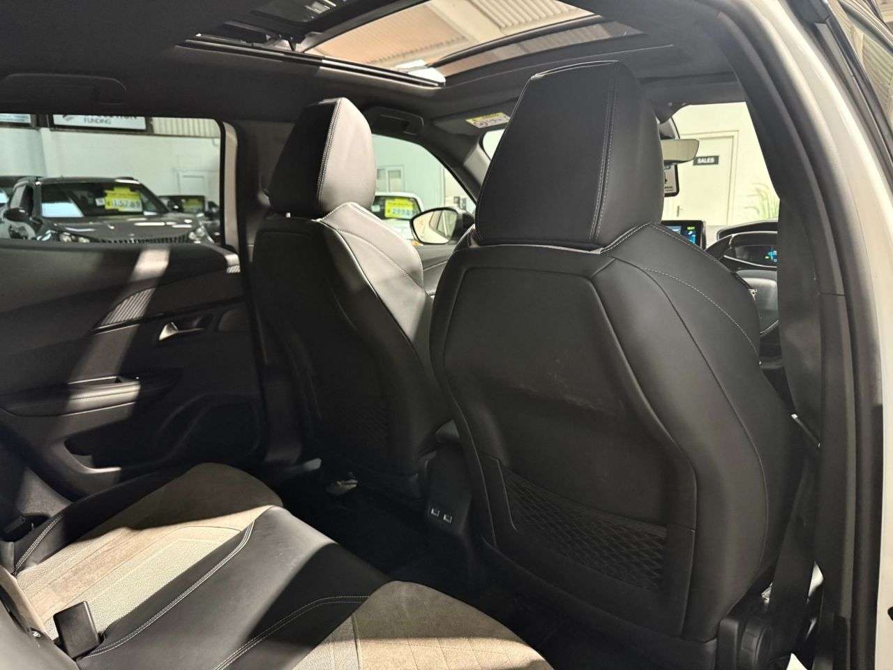 2021 PEUGEOT E-2008 2021 PEUGEOT E-2008