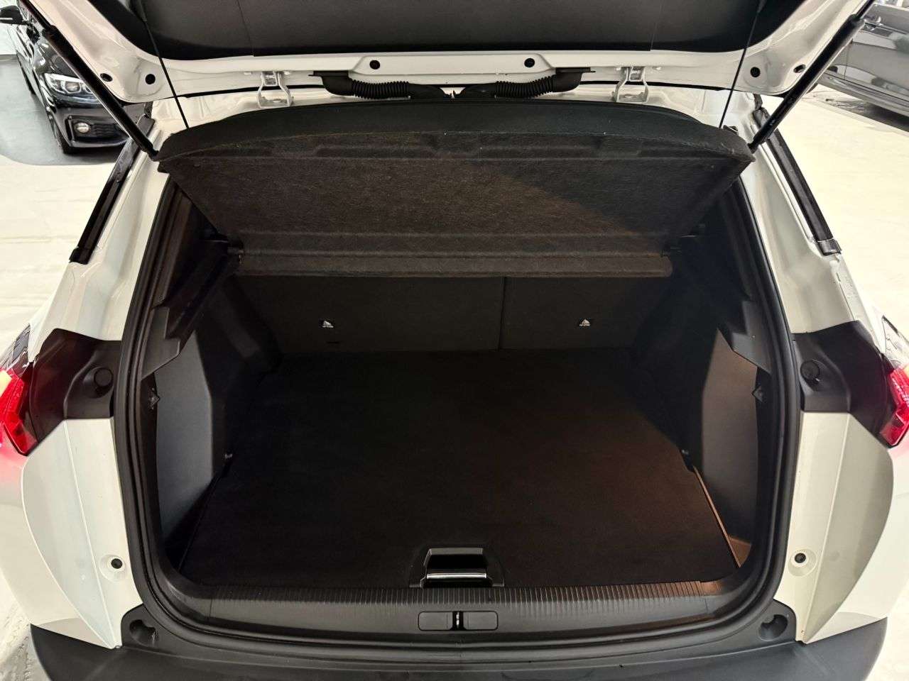 2021 PEUGEOT E-2008 2021 PEUGEOT E-2008