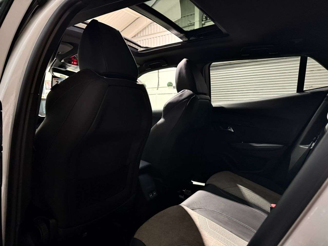 2021 PEUGEOT E-2008 2021 PEUGEOT E-2008