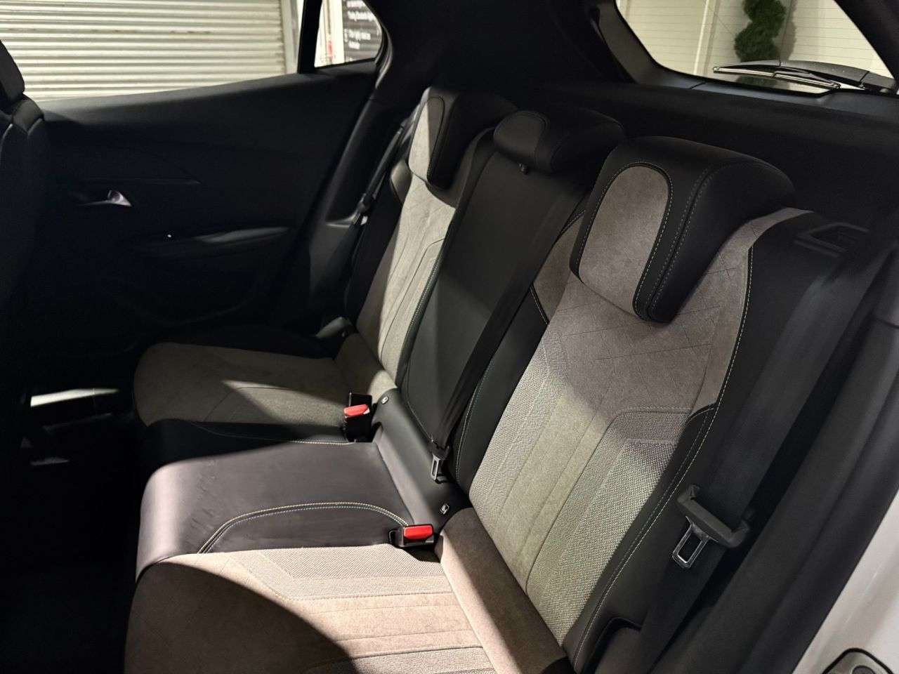 2021 PEUGEOT E-2008 2021 PEUGEOT E-2008