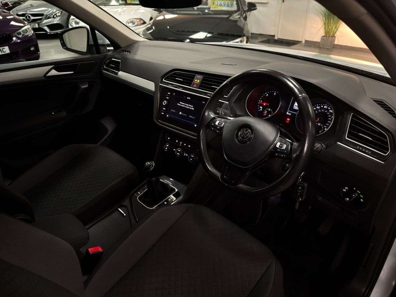 A 2018 VOLKSWAGEN TIGUAN 2.0 TDI SE Navigation SUV 5dr Diesel Manual Euro 6 (s/s) (150 ps) A 2018 VOLKSWAGEN TIGUAN 2.0 TDI SE Navigation SUV 5dr Diesel Manual Euro 6 (s/s) (150 ps)