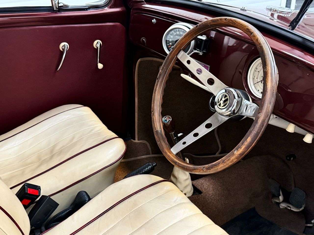 A 1965 VOLKSWAGEN BEETLE 1.3 A 1965 VOLKSWAGEN BEETLE 1.3