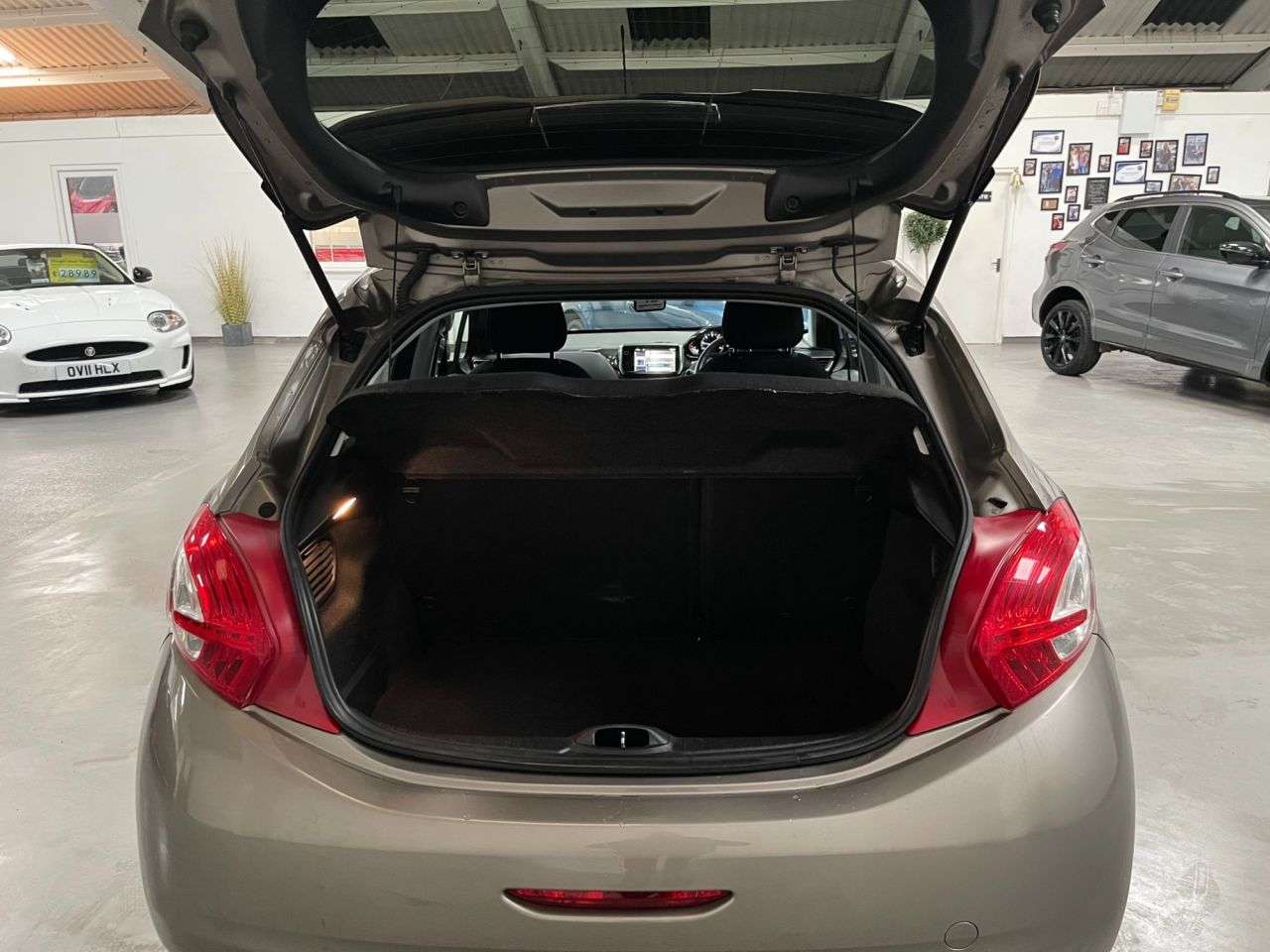 2012 PEUGEOT 208 2012 PEUGEOT 208