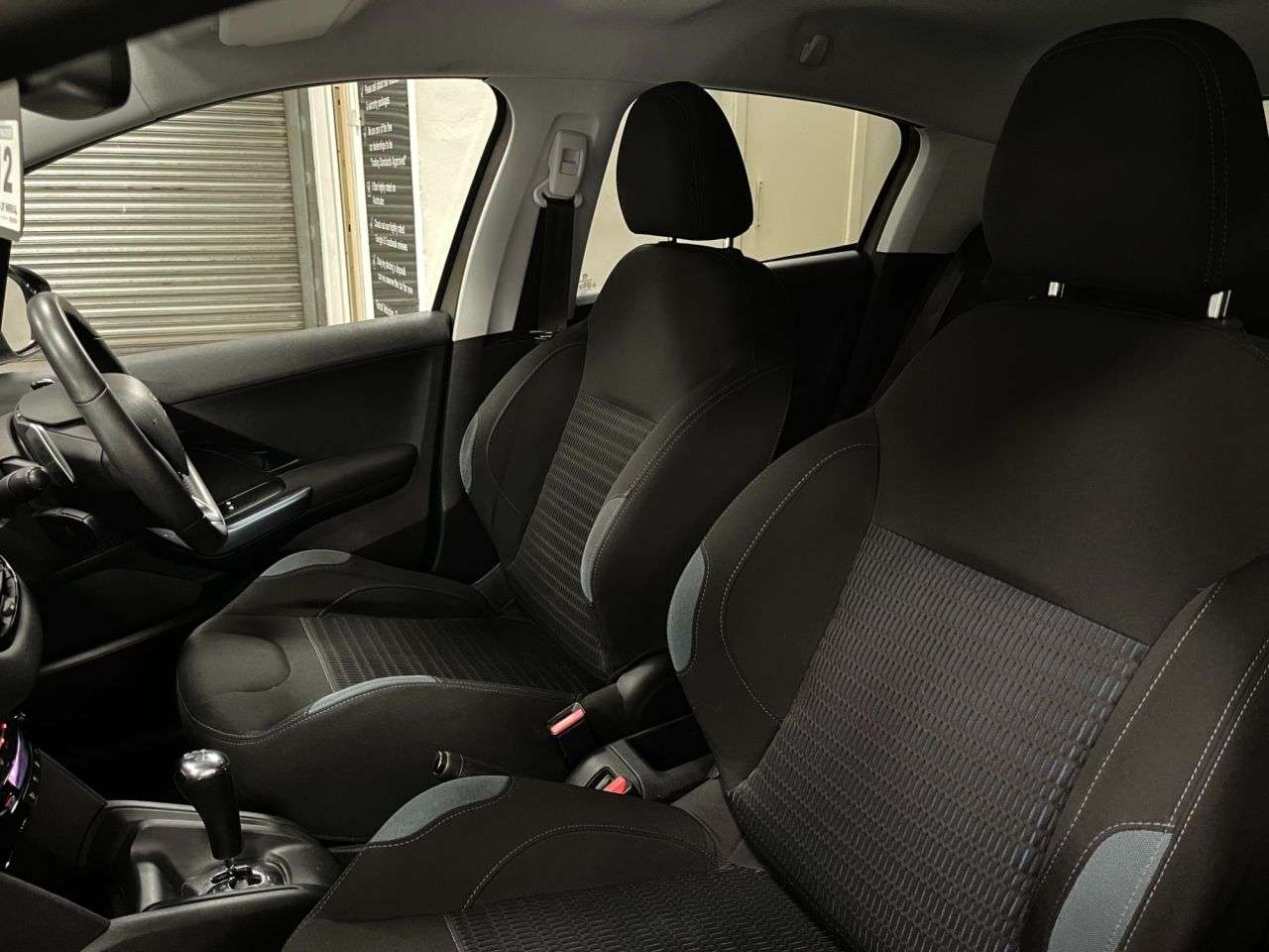 2012 PEUGEOT 208 2012 PEUGEOT 208