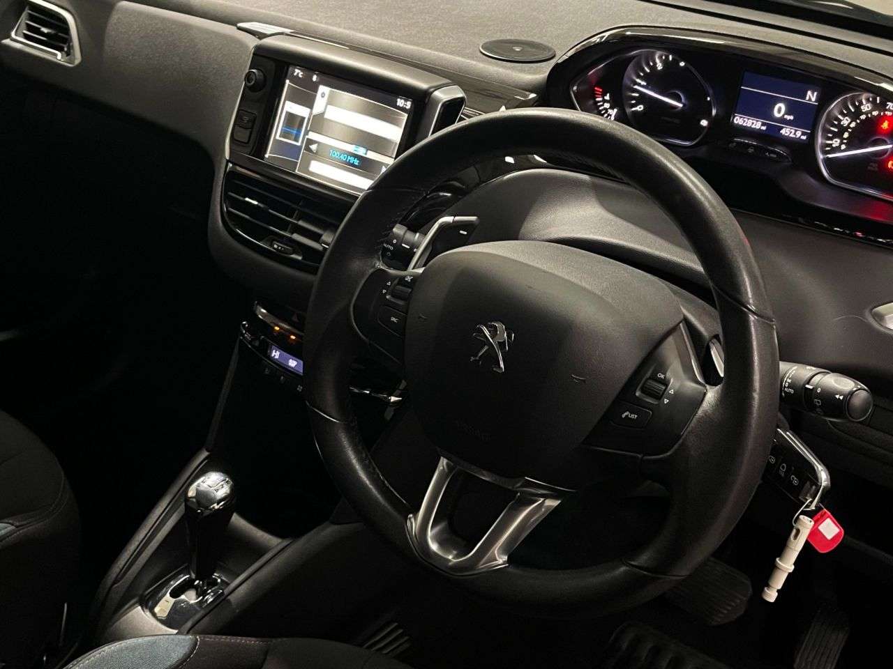 A 2012 PEUGEOT 208 1.4 e-HDi Allure Hatchback 5dr Diesel EGC Euro 5 (s/s) (70 ps) A 2012 PEUGEOT 208 1.4 e-HDi Allure Hatchback 5dr Diesel EGC Euro 5 (s/s) (70 ps)