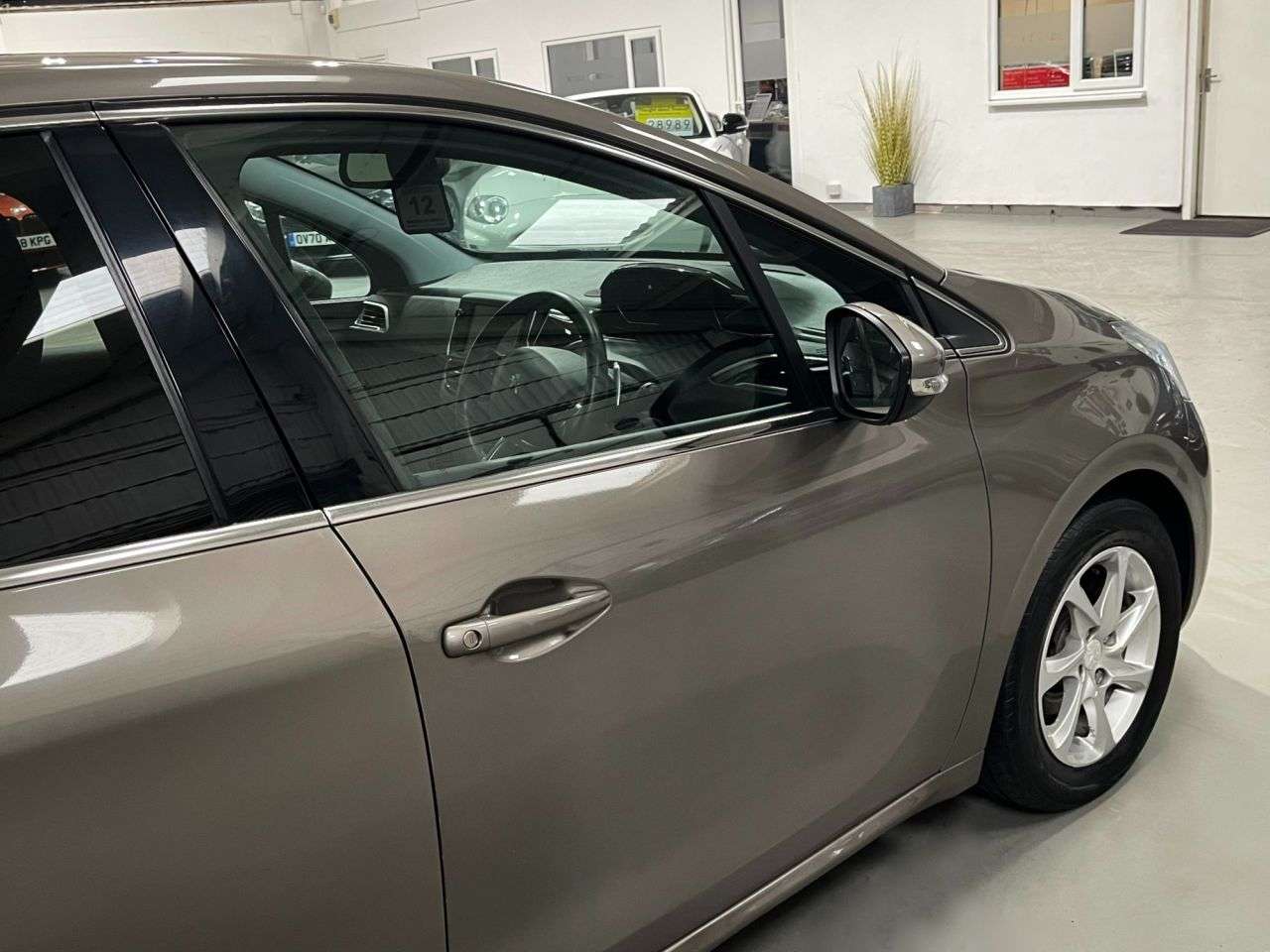 2012 PEUGEOT 208 2012 PEUGEOT 208