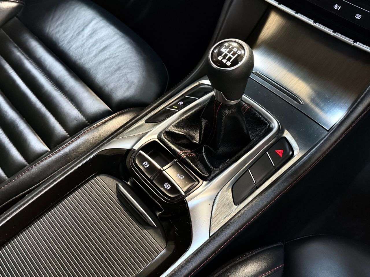 2024 MG MG HS 2024 MG MG HS