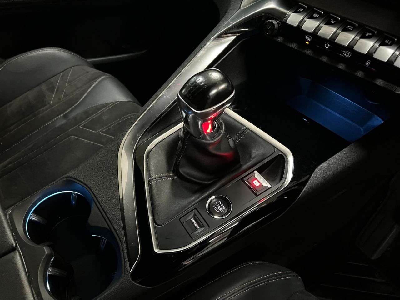 2020 PEUGEOT 3008 2020 PEUGEOT 3008