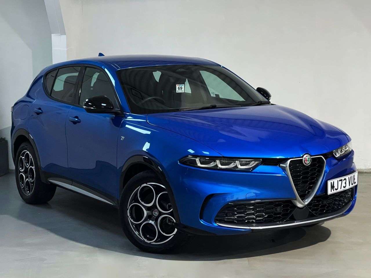 A 2023 ALFA ROMEO TONALE 1.5 VGT MHEV Ti SUV 5dr Petrol Hybrid DCT Euro 6 (160 ps) STUNNING EXAMPLE+ A 2023 ALFA ROMEO TONALE 1.5 VGT MHEV Ti SUV 5dr Petrol Hybrid DCT Euro 6 (160 ps) STUNNING EXAMPLE+