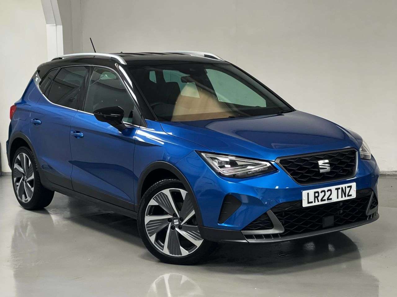 A 2022 SEAT ARONA 1.0 TSI FR Sport SUV 5dr Petrol DSG Euro 6 (s/s) (110 ps) A 2022 SEAT ARONA 1.0 TSI FR Sport SUV 5dr Petrol DSG Euro 6 (s/s) (110 ps)
