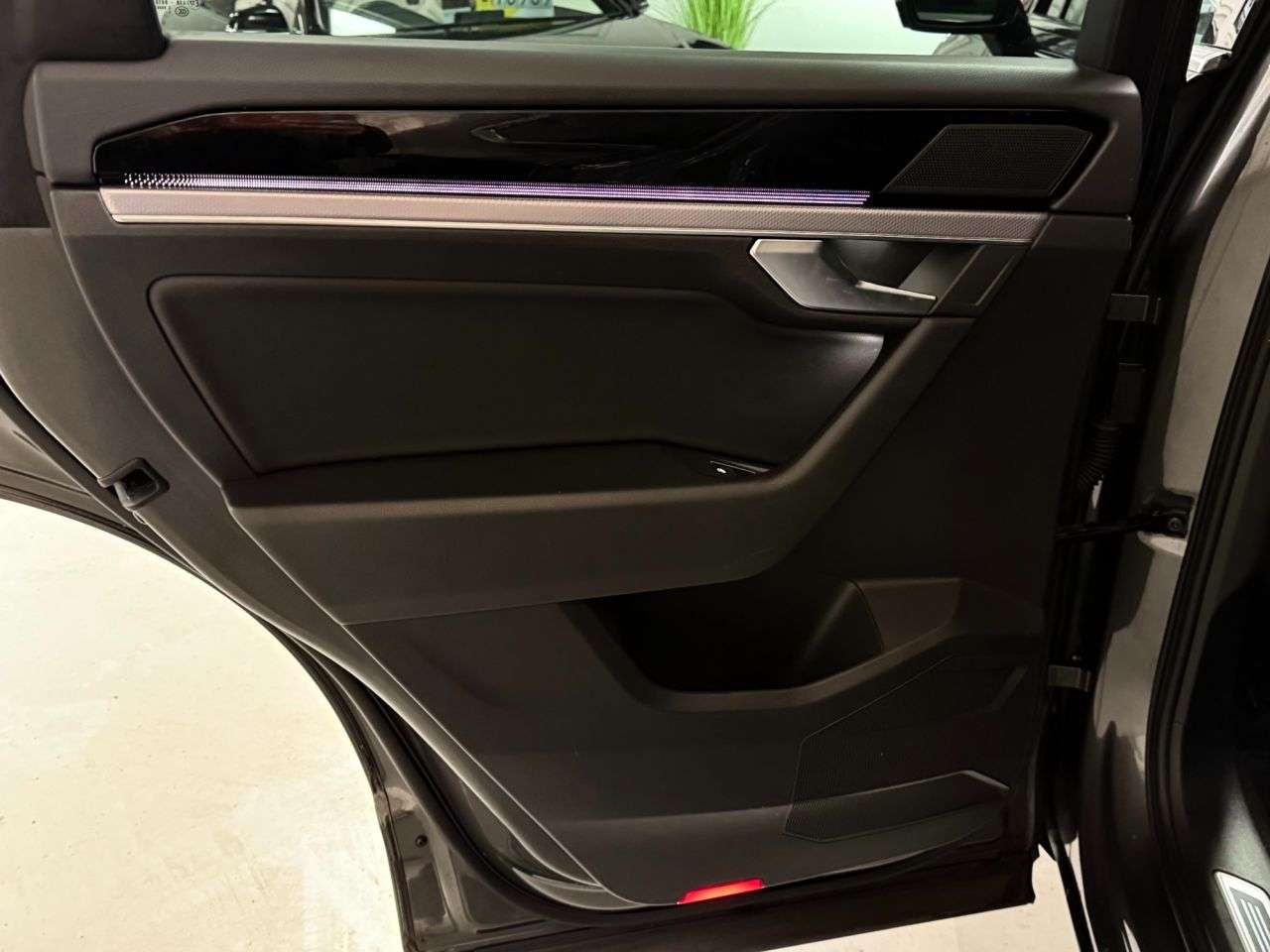 2020 VOLKSWAGEN TOUAREG 2020 VOLKSWAGEN TOUAREG