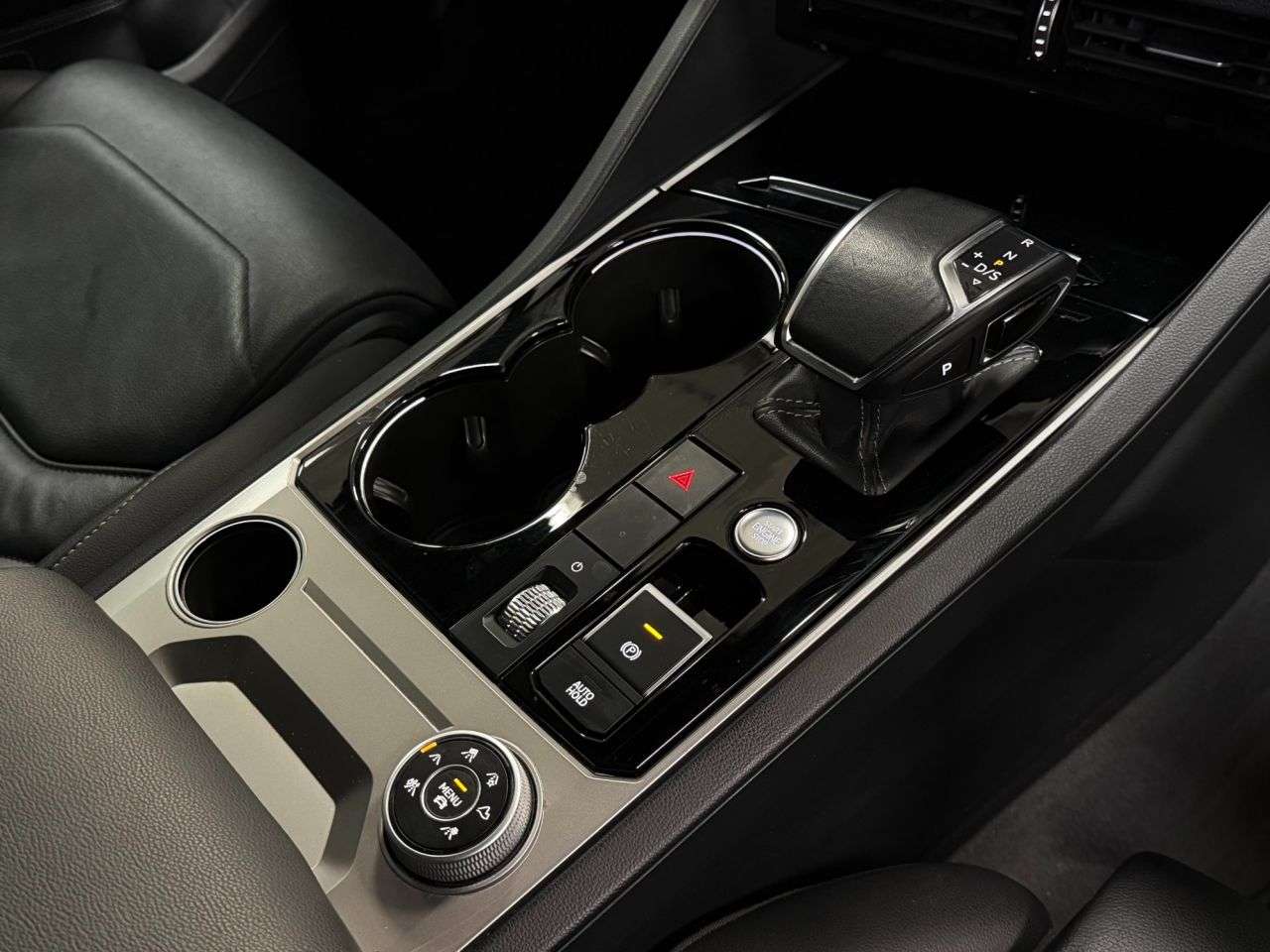 2020 VOLKSWAGEN TOUAREG 2020 VOLKSWAGEN TOUAREG