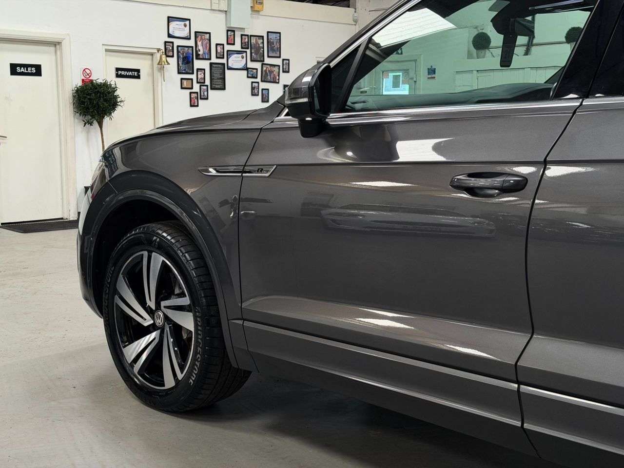 2020 VOLKSWAGEN TOUAREG 2020 VOLKSWAGEN TOUAREG
