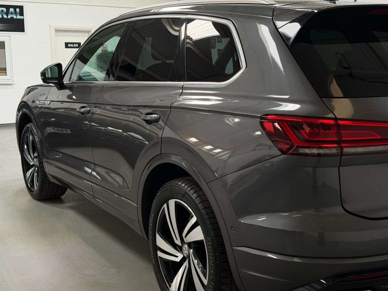 2020 VOLKSWAGEN TOUAREG 2020 VOLKSWAGEN TOUAREG