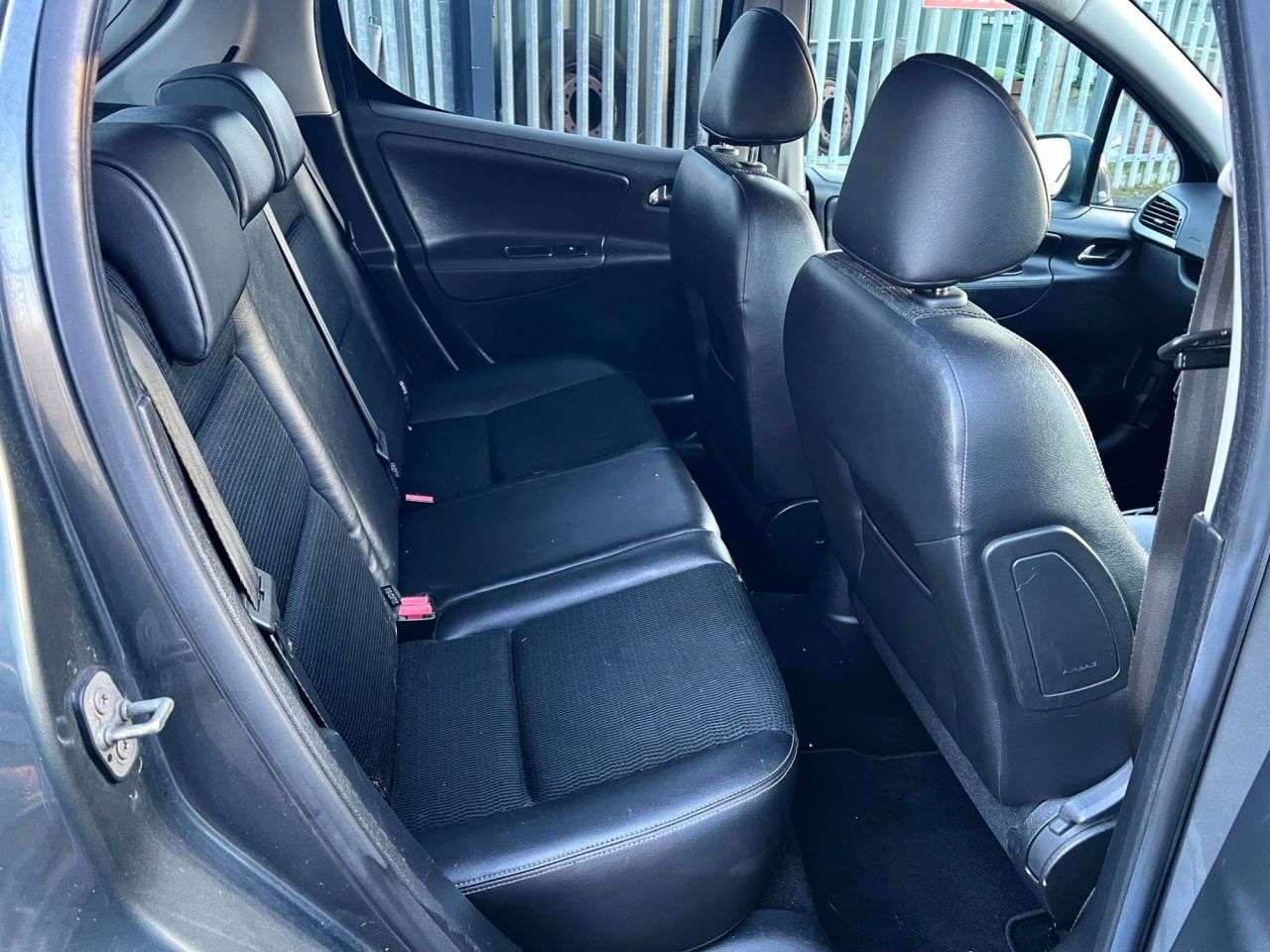 2012 PEUGEOT 207 2012 PEUGEOT 207