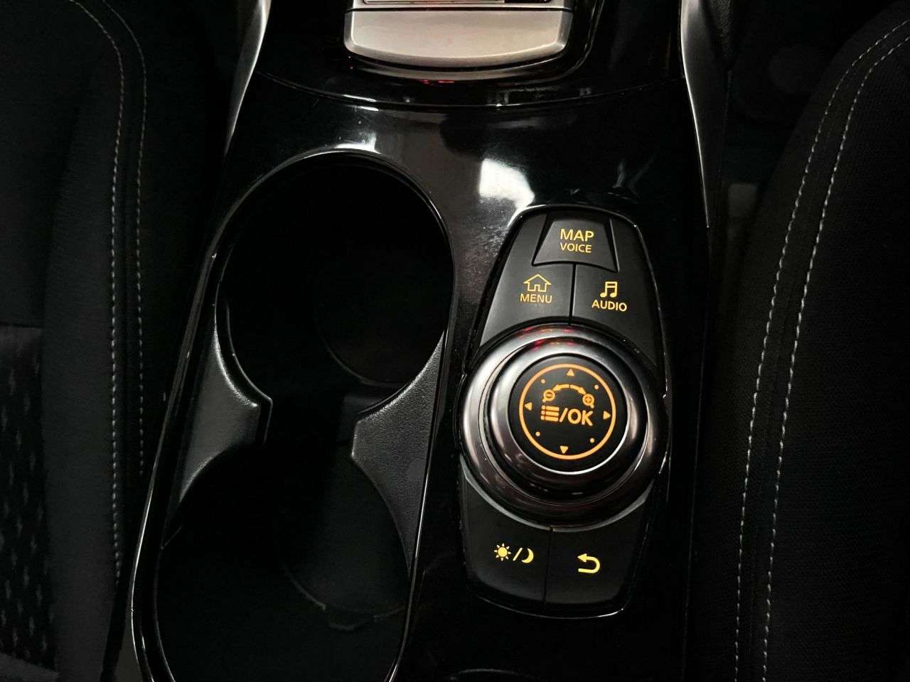 2017 INFINITI Q30 2017 INFINITI Q30