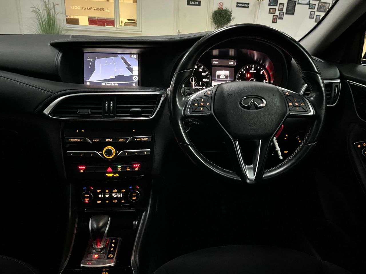 2017 INFINITI Q30 2017 INFINITI Q30