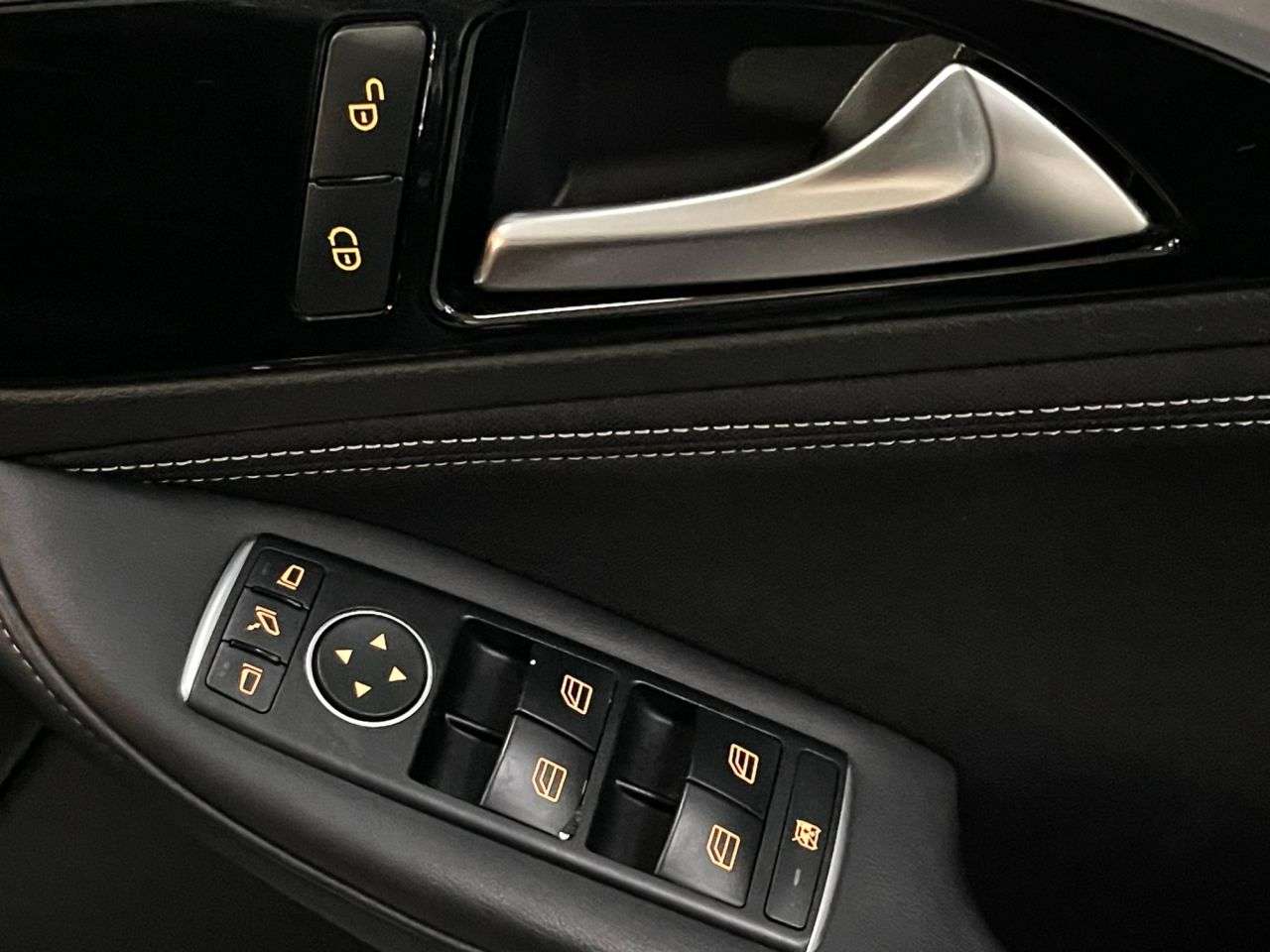 2017 INFINITI Q30 2017 INFINITI Q30