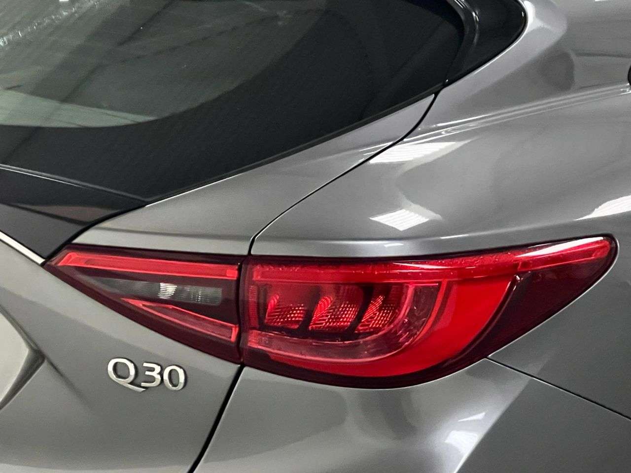 2017 INFINITI Q30 2017 INFINITI Q30