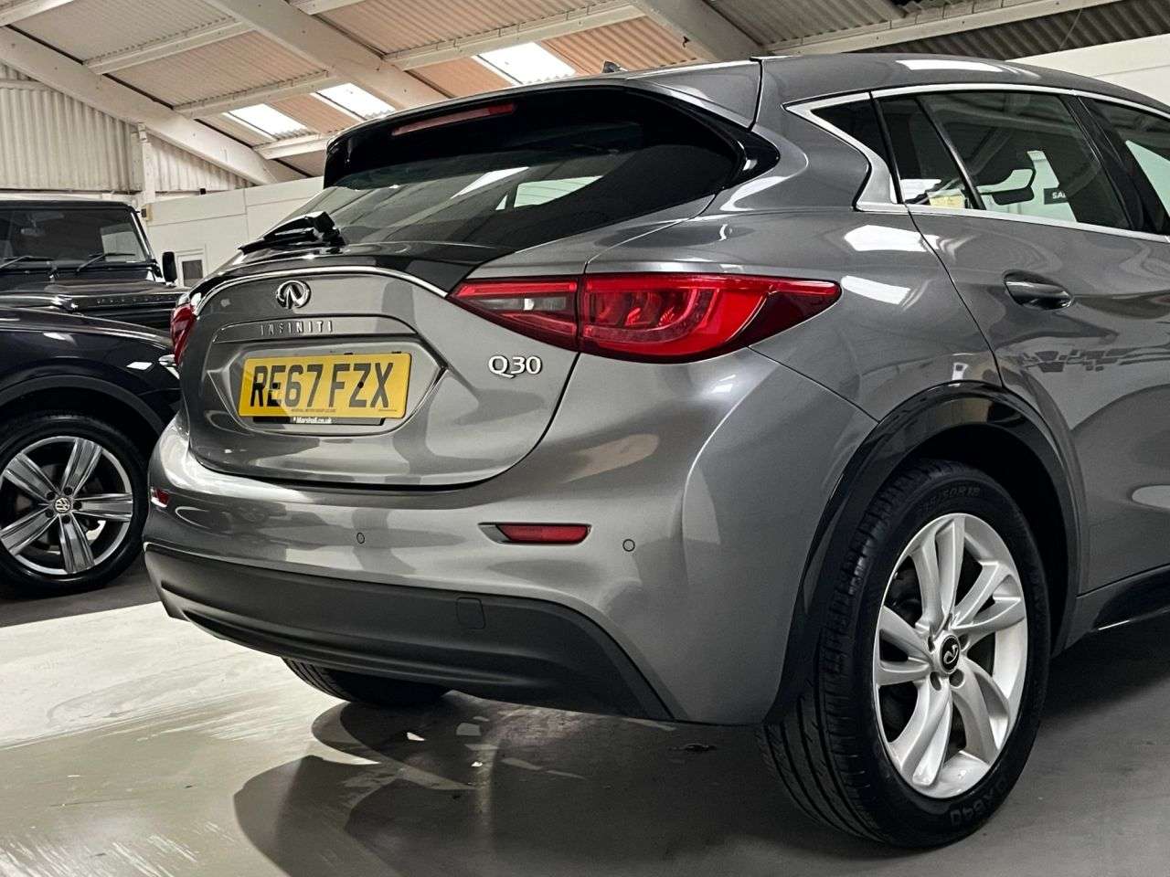 2017 INFINITI Q30 2017 INFINITI Q30