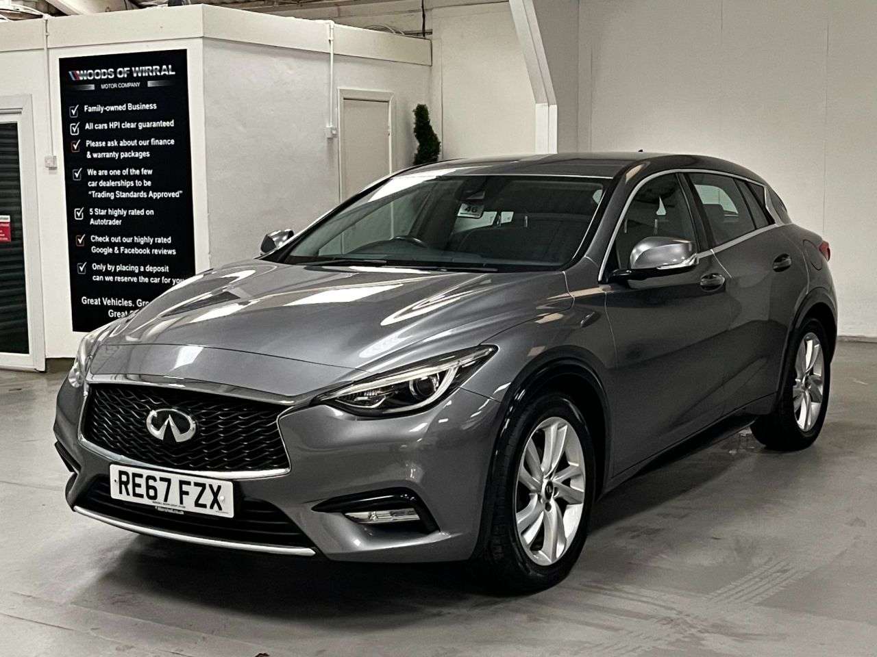 2017 INFINITI Q30 2017 INFINITI Q30