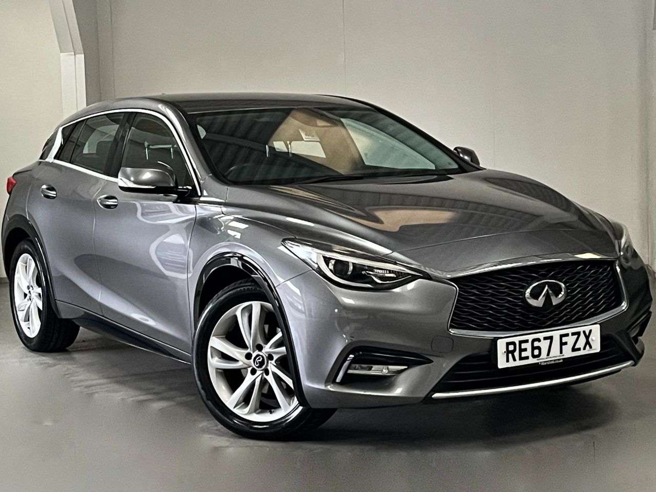 A 2017 INFINITI Q30 1.5d Business Executive Hatchback 5dr Diesel DCT Euro 6 (s/s) (109 ps) A 2017 INFINITI Q30 1.5d Business Executive Hatchback 5dr Diesel DCT Euro 6 (s/s) (109 ps)