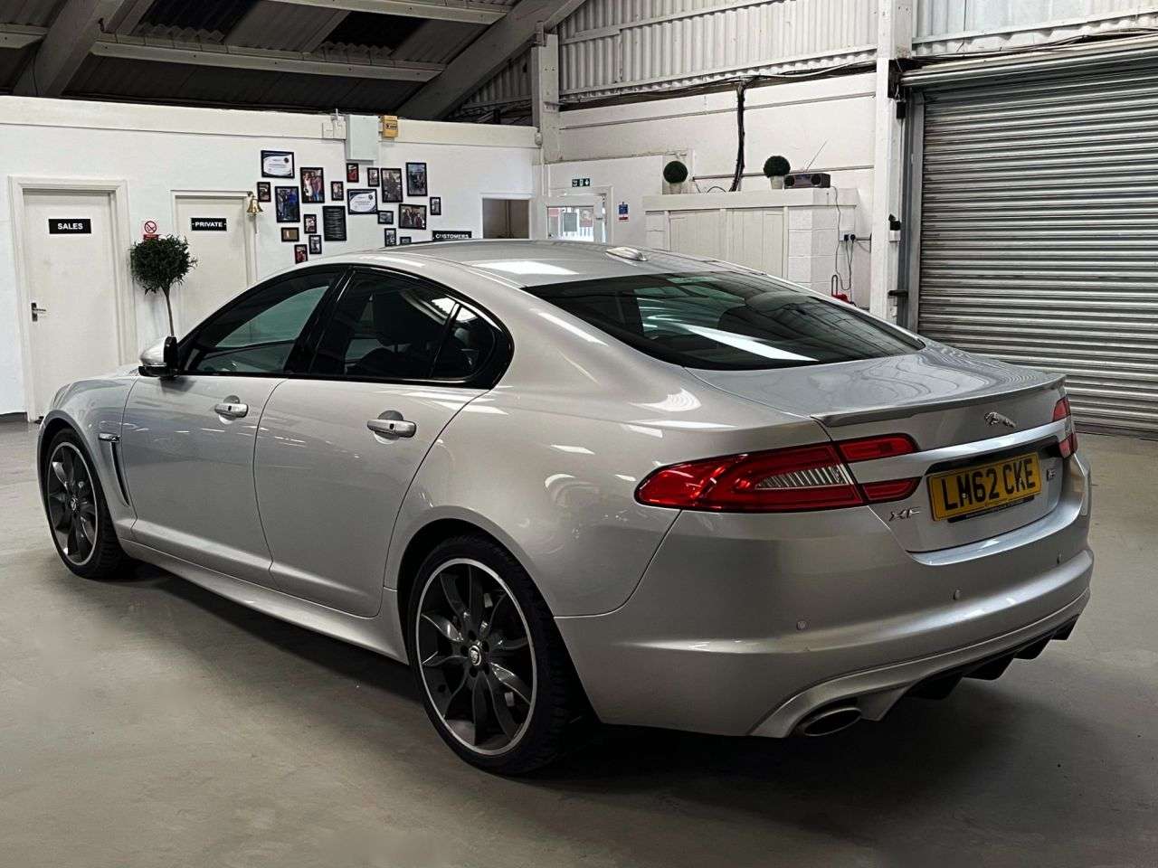 A 2012 JAGUAR XF V6 S PREMIUM LUXURY A 2012 JAGUAR XF V6 S PREMIUM LUXURY