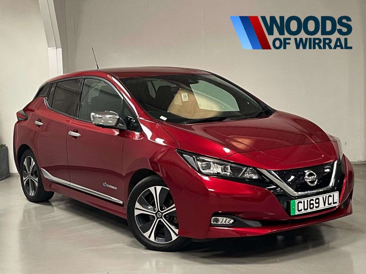 A 2019 NISSAN LEAF 40kWh Tekna Hatchback 5dr Electric Auto (150 ps) A 2019 NISSAN LEAF 40kWh Tekna Hatchback 5dr Electric Auto (150 ps)