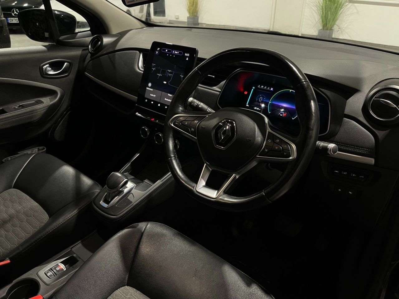 A 2022 RENAULT ZOE R135 EV50 52kWh GT Line + Hatchback 5dr Electric Auto (Rapid Charge) (134 b A 2022 RENAULT ZOE R135 EV50 52kWh GT Line + Hatchback 5dr Electric Auto (Rapid Charge) (134 b