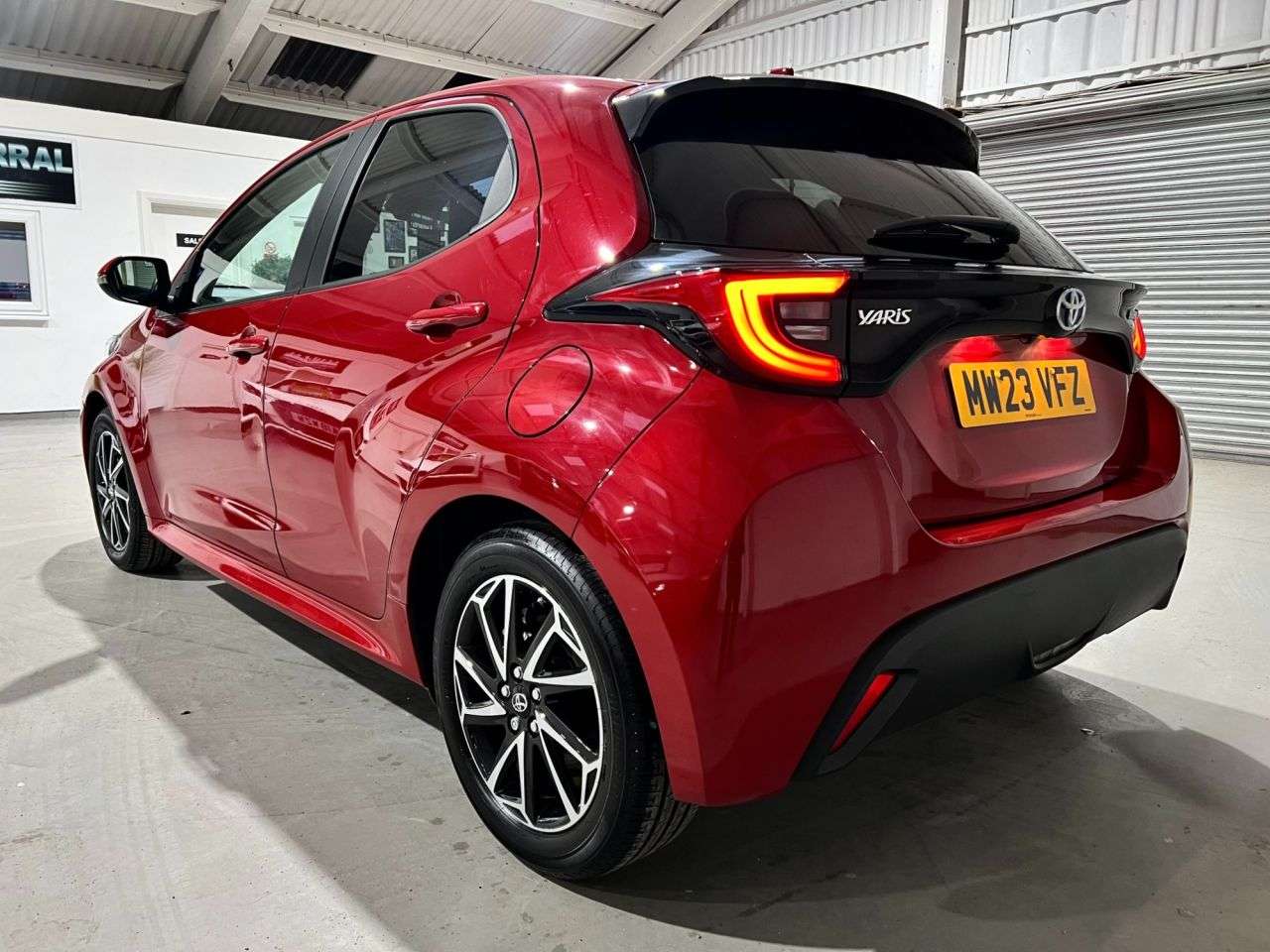 A 2023 TOYOTA YARIS 1.5 VVT-h Design Hatchback 5dr Petrol Hybrid E-CVT Euro 6 (s/s) (116 ps) A 2023 TOYOTA YARIS 1.5 VVT-h Design Hatchback 5dr Petrol Hybrid E-CVT Euro 6 (s/s) (116 ps)