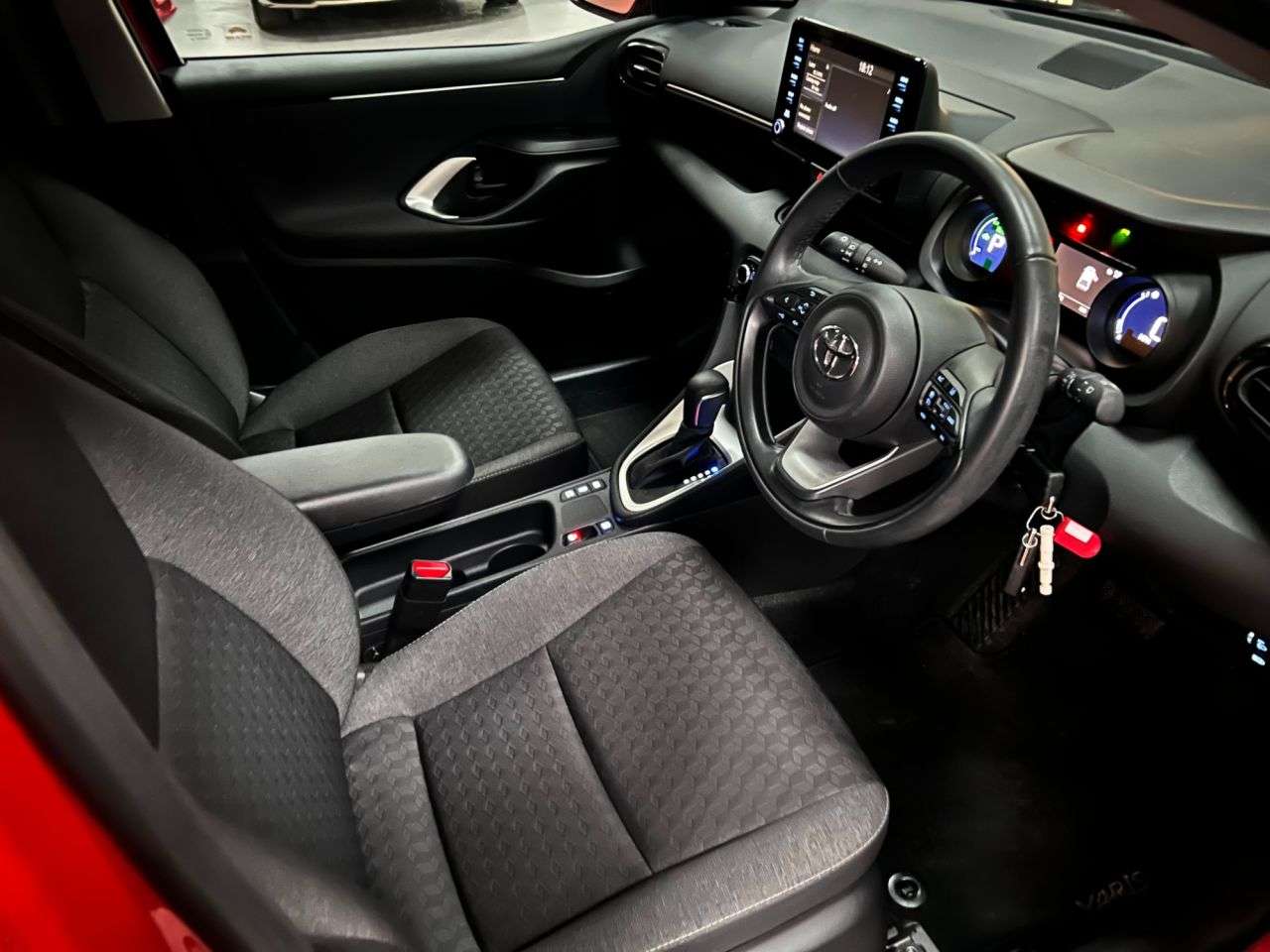 A 2023 TOYOTA YARIS 1.5 VVT-h Design Hatchback 5dr Petrol Hybrid E-CVT Euro 6 (s/s) (116 ps) A 2023 TOYOTA YARIS 1.5 VVT-h Design Hatchback 5dr Petrol Hybrid E-CVT Euro 6 (s/s) (116 ps)