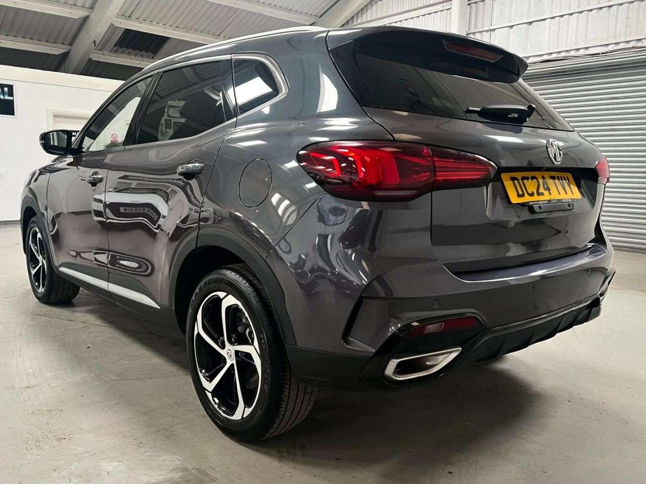 A 2024 MG MG HS 1.5 T-GDI Trophy SUV 5dr Petrol DCT Euro 6 (s/s) (162 ps) A 2024 MG MG HS 1.5 T-GDI Trophy SUV 5dr Petrol DCT Euro 6 (s/s) (162 ps)