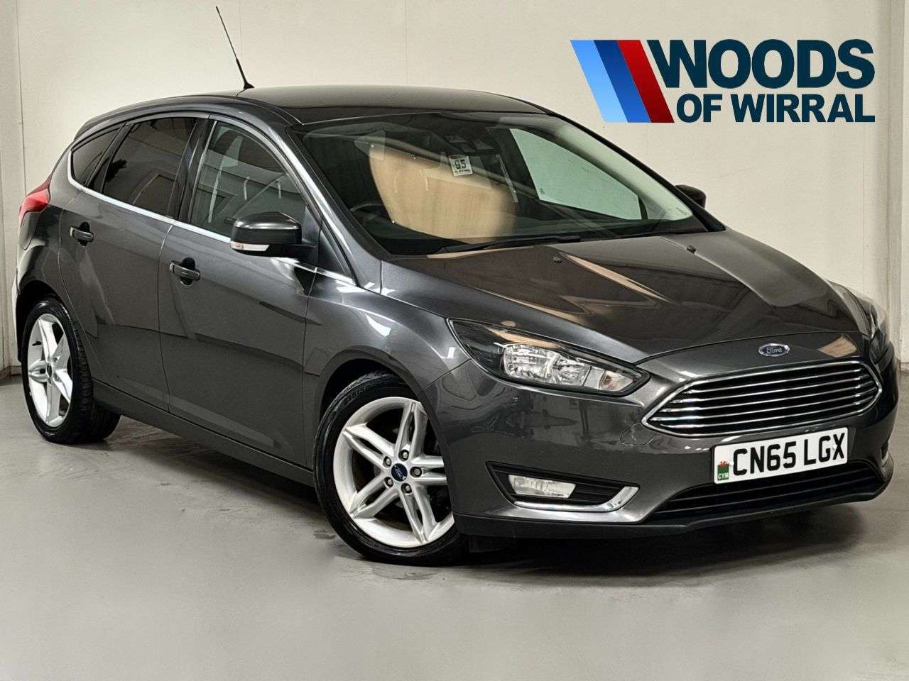 A 2015 FORD FOCUS 1.0T EcoBoost Titanium Hatchback 5dr Petrol Manual Euro 6 (s/s) (125 ps) A 2015 FORD FOCUS 1.0T EcoBoost Titanium Hatchback 5dr Petrol Manual Euro 6 (s/s) (125 ps)