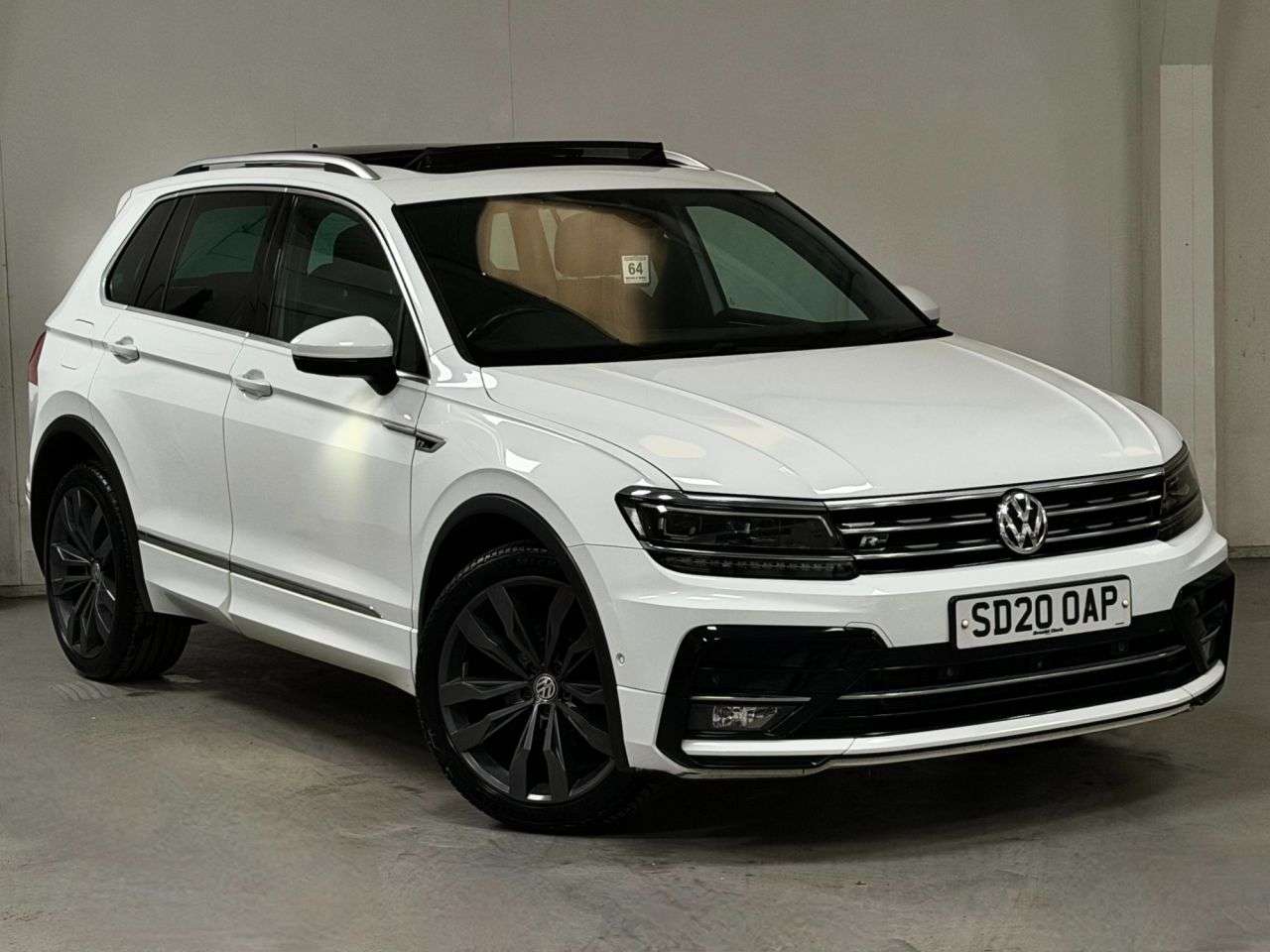 A 2020 VOLKSWAGEN TIGUAN 2.0 TDI R-Line Tech SUV 5dr Diesel DSG Euro 6 (s/s) (150 ps) A 2020 VOLKSWAGEN TIGUAN 2.0 TDI R-Line Tech SUV 5dr Diesel DSG Euro 6 (s/s) (150 ps)