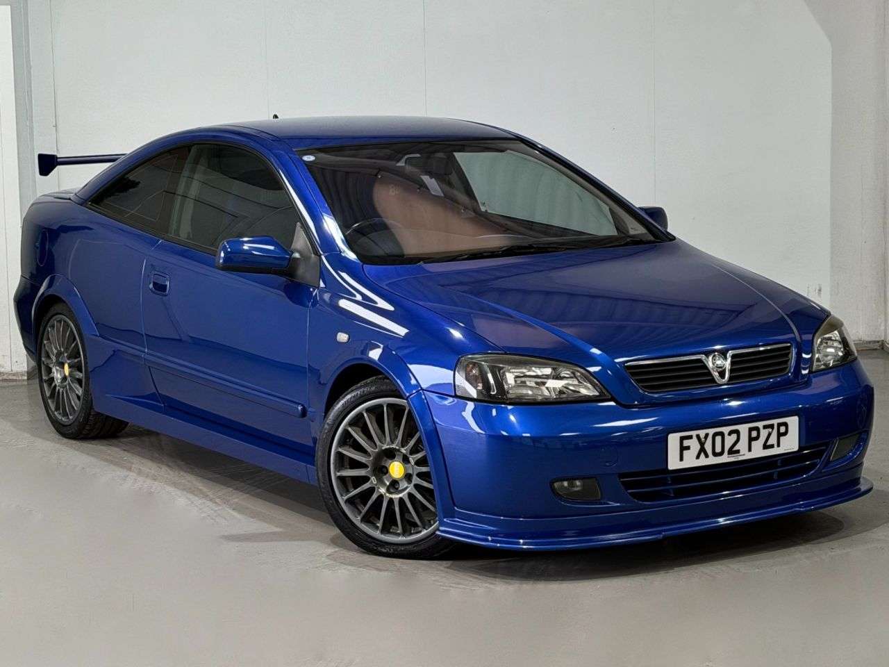 A 2002 VAUXHALL ASTRA 2.0i Turbo 16v 888 Coupe 2dr Petrol Manual (214 g/km, 187 bhp) A 2002 VAUXHALL ASTRA 2.0i Turbo 16v 888 Coupe 2dr Petrol Manual (214 g/km, 187 bhp)