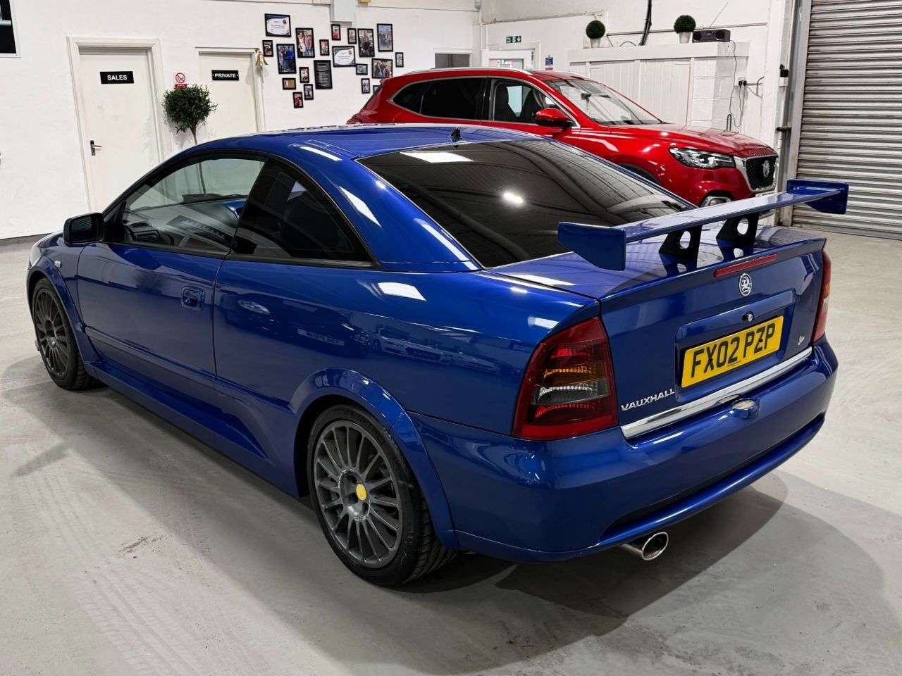 A 2002 VAUXHALL ASTRA 2.0i Turbo 16v 888 Coupe 2dr Petrol Manual (214 g/km, 187 bhp) A 2002 VAUXHALL ASTRA 2.0i Turbo 16v 888 Coupe 2dr Petrol Manual (214 g/km, 187 bhp)