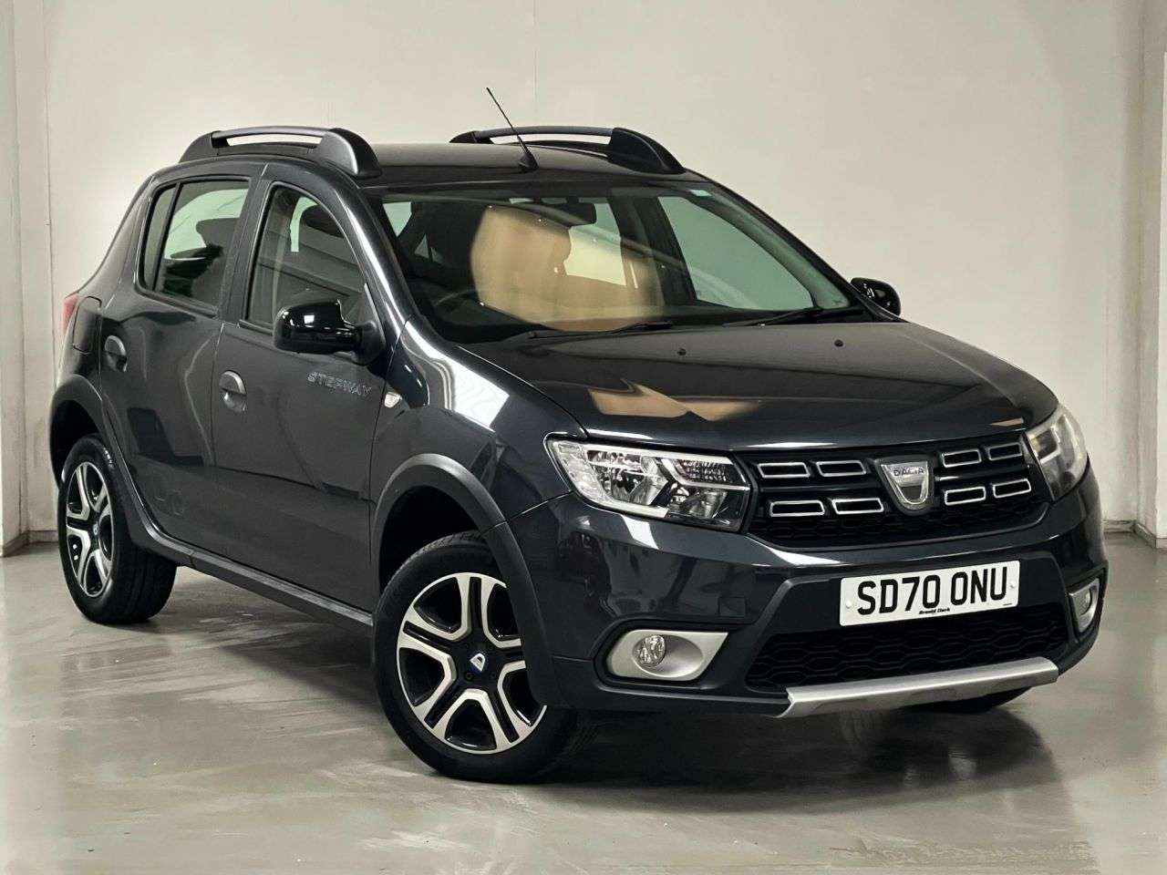 A 2020 DACIA SANDERO STEPWAY 0.9 TCe SE Twenty Hatchback 5dr Petrol Manual Euro 6 (s/s) (90 ps) A 2020 DACIA SANDERO STEPWAY 0.9 TCe SE Twenty Hatchback 5dr Petrol Manual Euro 6 (s/s) (90 ps)