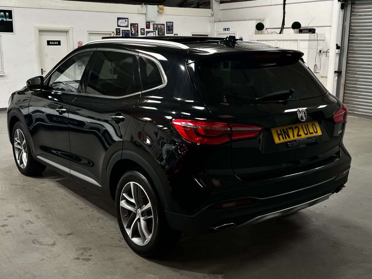 A 2022 MG MG HS 1.5 T-GDI Exclusive SUV 5dr Petrol Manual Euro 6 (s/s) (162 ps) A 2022 MG MG HS 1.5 T-GDI Exclusive SUV 5dr Petrol Manual Euro 6 (s/s) (162 ps)